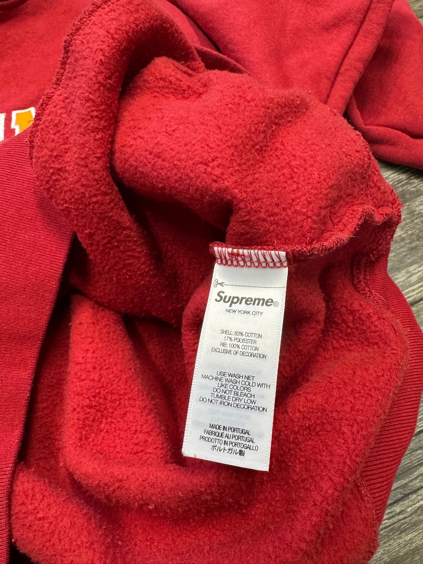SUPREME CREST APPLIQUÉ HALF ZIP PULLOVER (S)