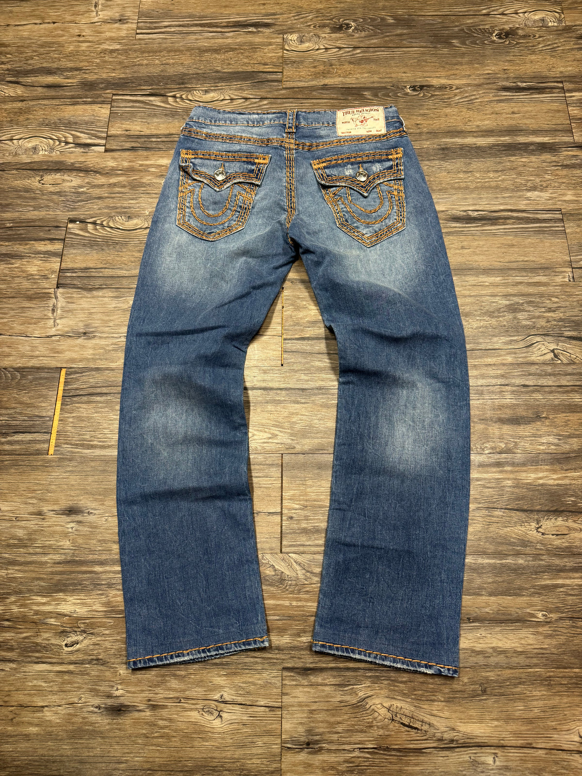 TRUE RELIGION RICKY RELAXED STRAIGHT LEG DARK WASH JEANS (31)