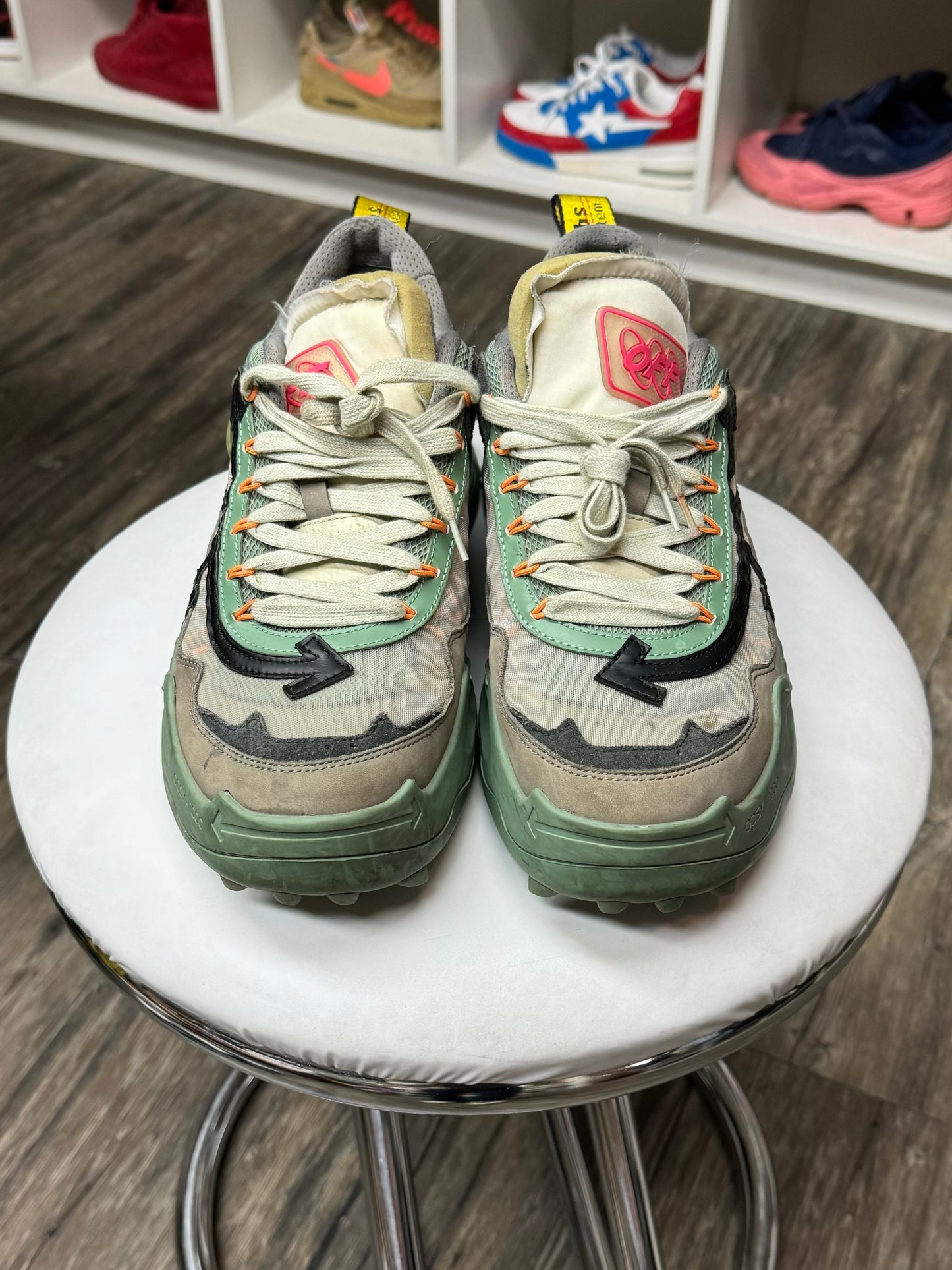 OFF-WHITE RUNNERS (11.5)