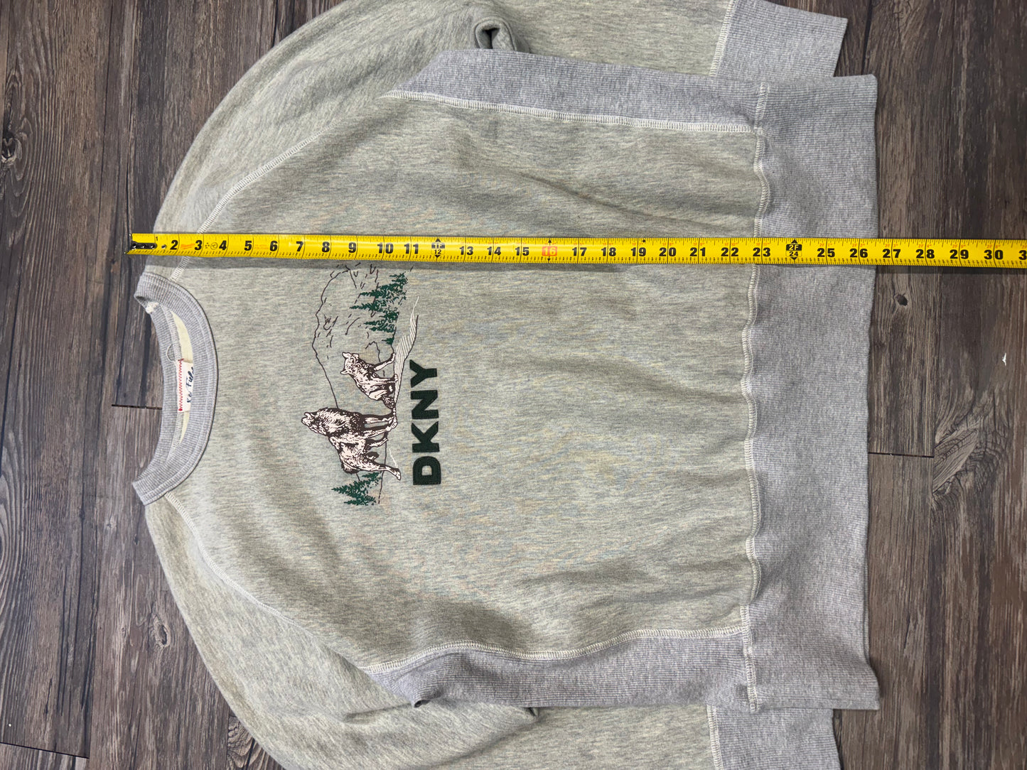 VINTAGE 2 TONE DKNY WOLVES GRAY CREWNECK (XL)