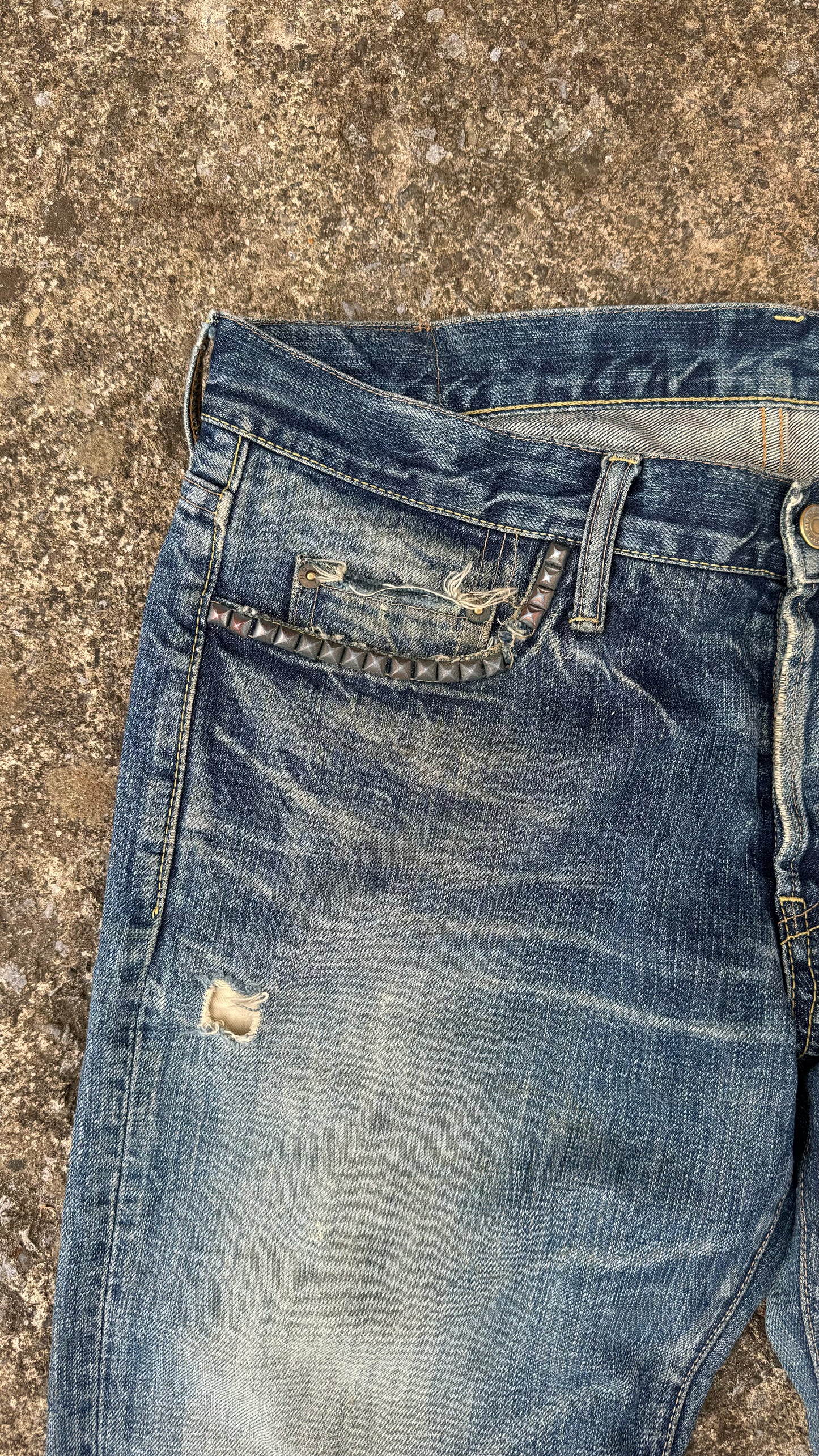 HYSTERIC GLAMOUR KNEE CUT DENIM (34)