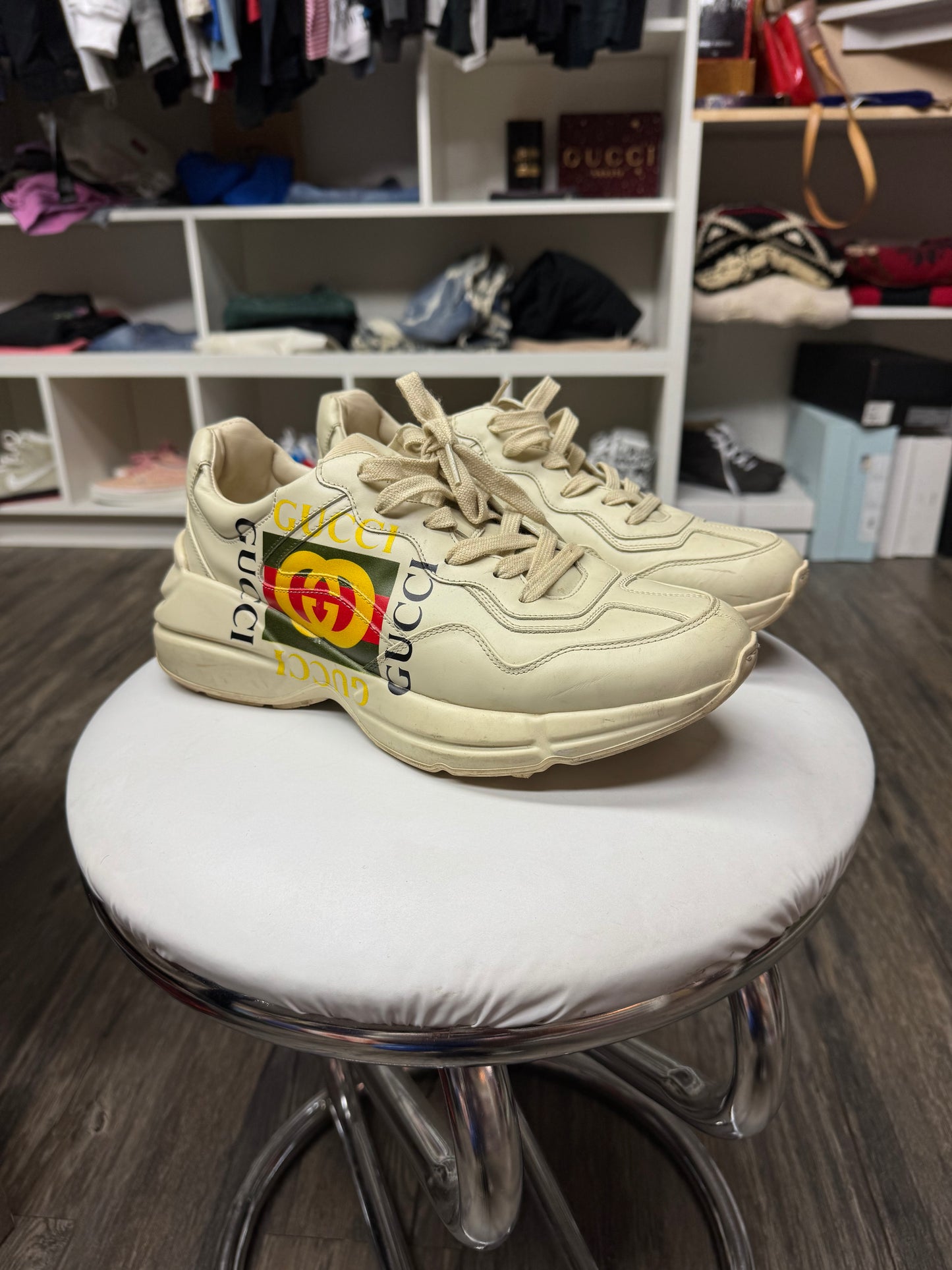 GUCCI RHYTHON LEATHER SNEAKERS (42)