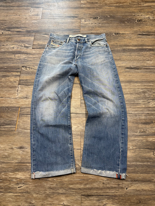 DIESEL VINTAGE INDUSTRY FADED BOOTLEG JEANS (32)
