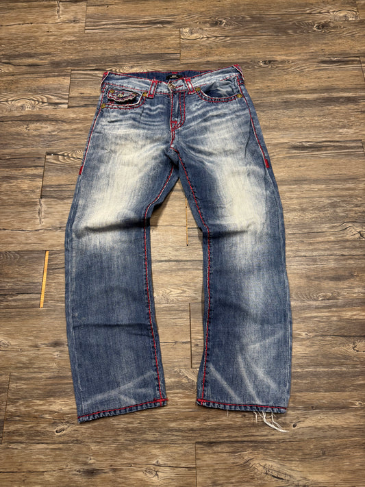 TRUE RELIGION 00’s RICKY RELAXED STRAIGHT DISTRESSED RED STITCH JEANS (31)