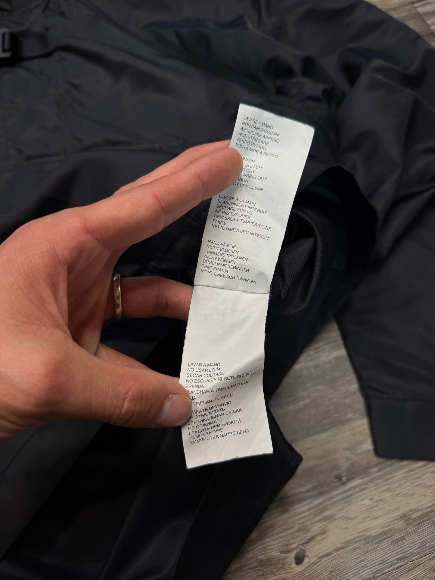 1017 ALYX 9SM HOODED NYLON SHELL JACKET (XS)