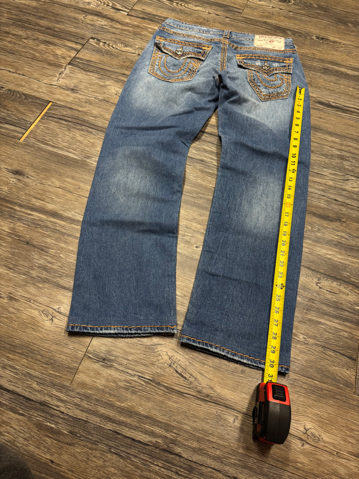 TRUE RELIGION RICKY RELAXED STRAIGHT LEG DARK WASH JEANS (31)