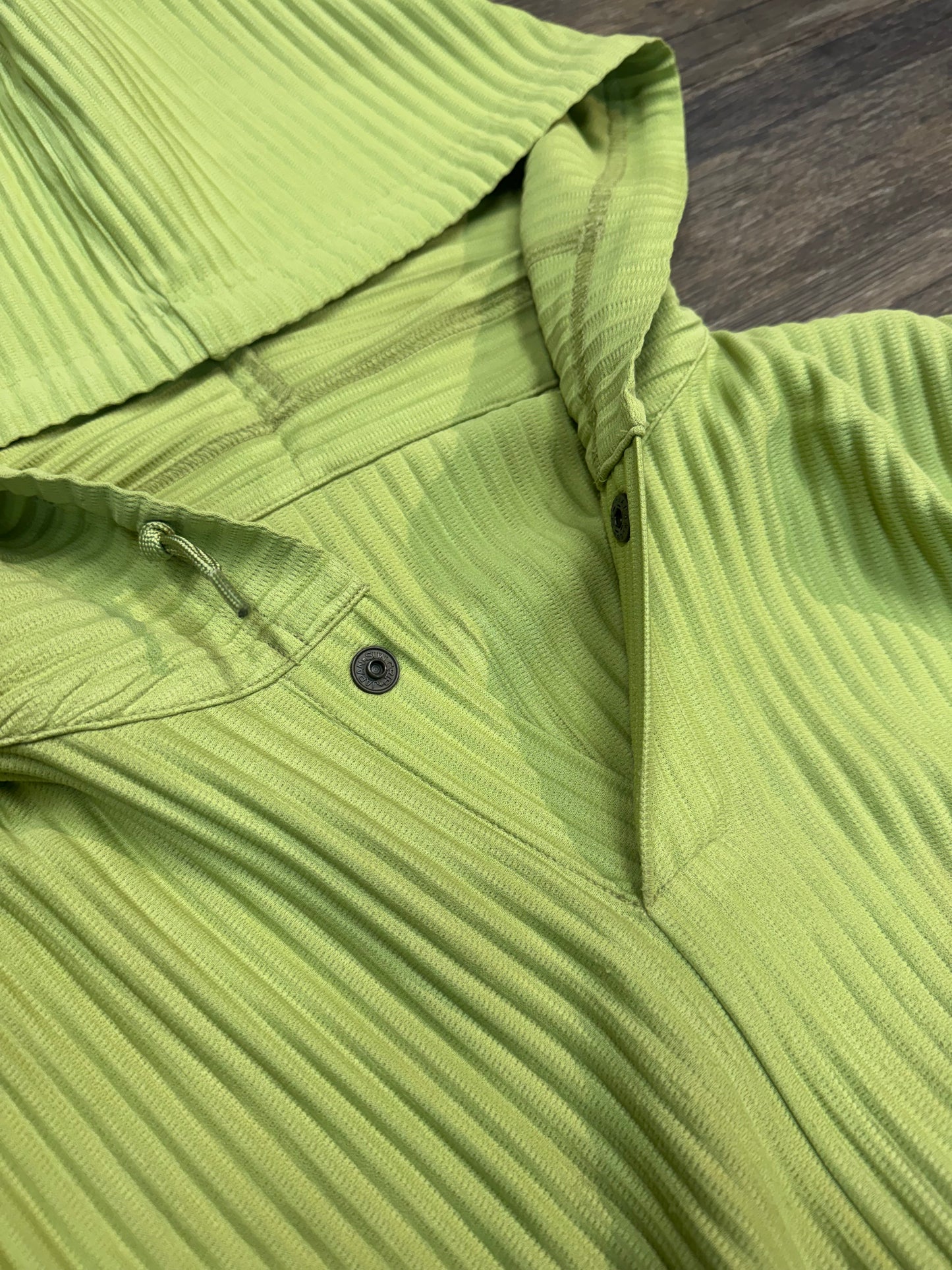 ISSEY MIYAKE HOMME PLISSE LIME GREEN HOODIE (M)