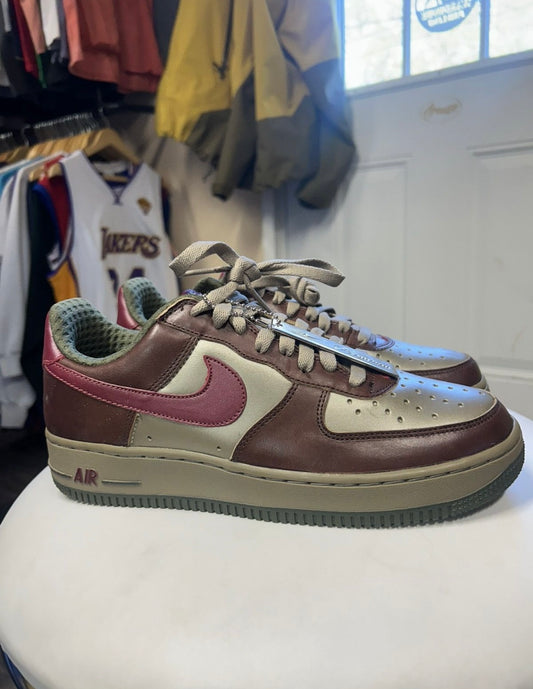 AIR FORCE 1 PREMIUM SNEAKERS (M 9)
