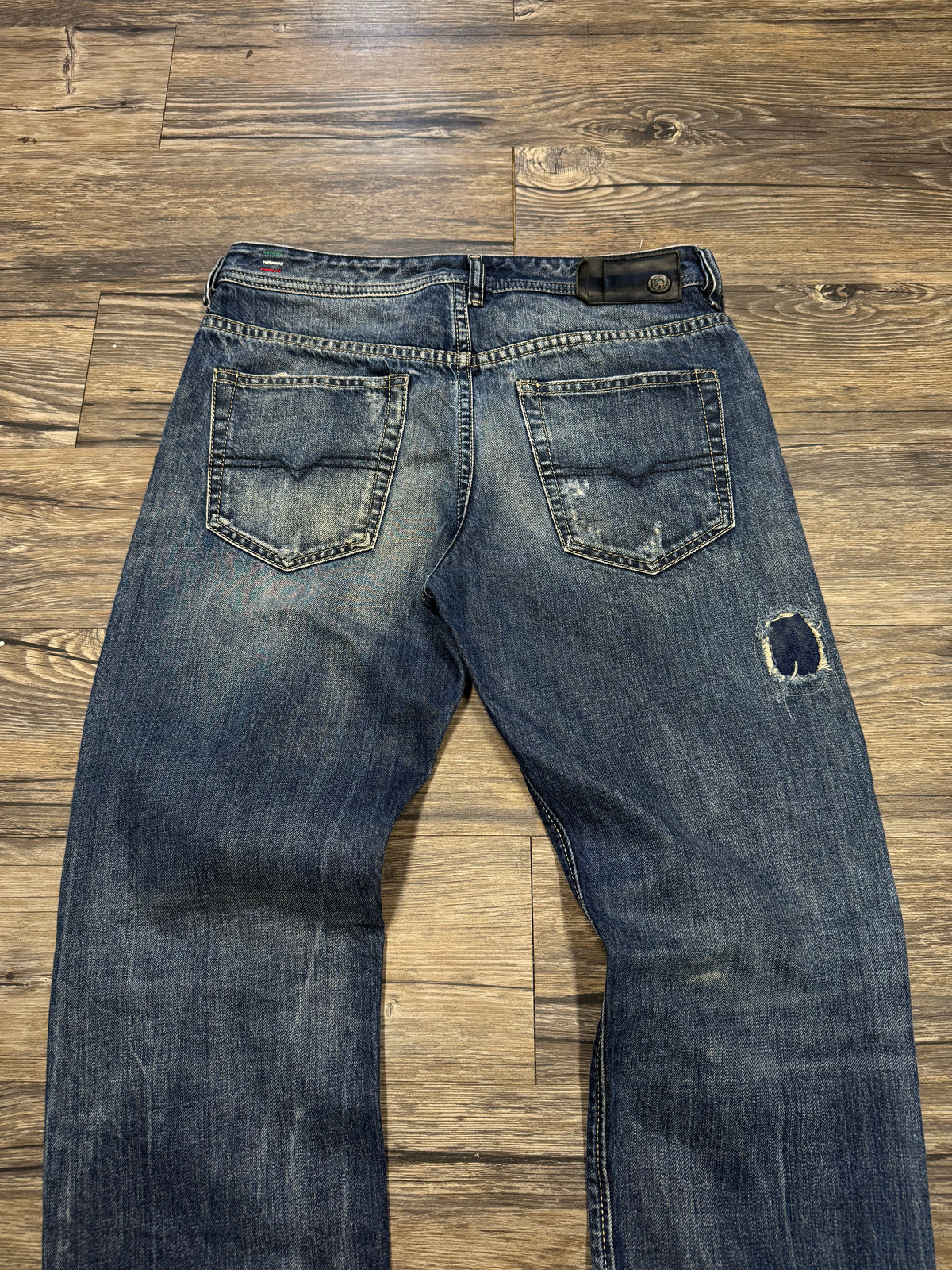 DIESEL PATCHWORK REPAIRED DARK WASH DISTRESSED JEANS (32)