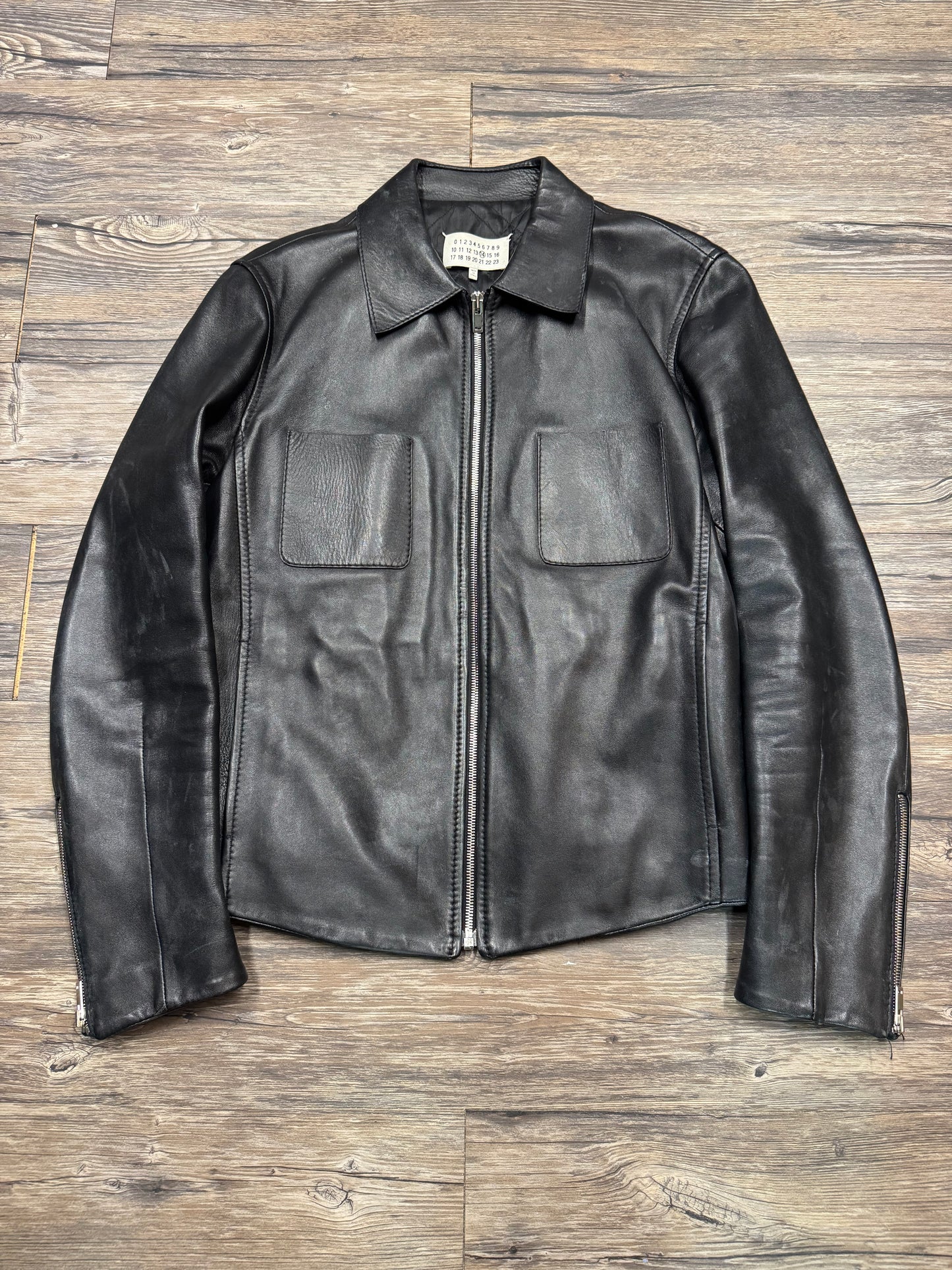 MAISON MARGIELA CALFSKIN LEATHER ZIPUP JACKET (M)