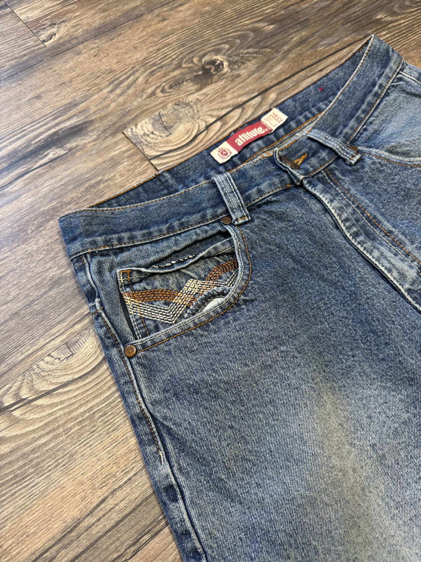 ATTITUDE BOOTCUT EMBROIDERED FADED JEANS (34x32)