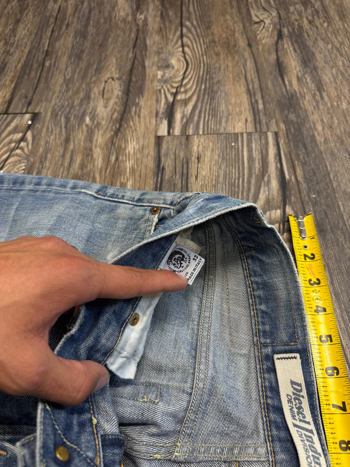 DIESEL VINTAGE INDUSTRY FADED BOOTLEG JEANS (32)