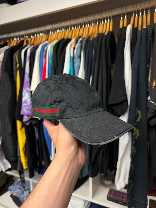 GUCCI MONOGRAM BLACK BASEBALL CAP (M)