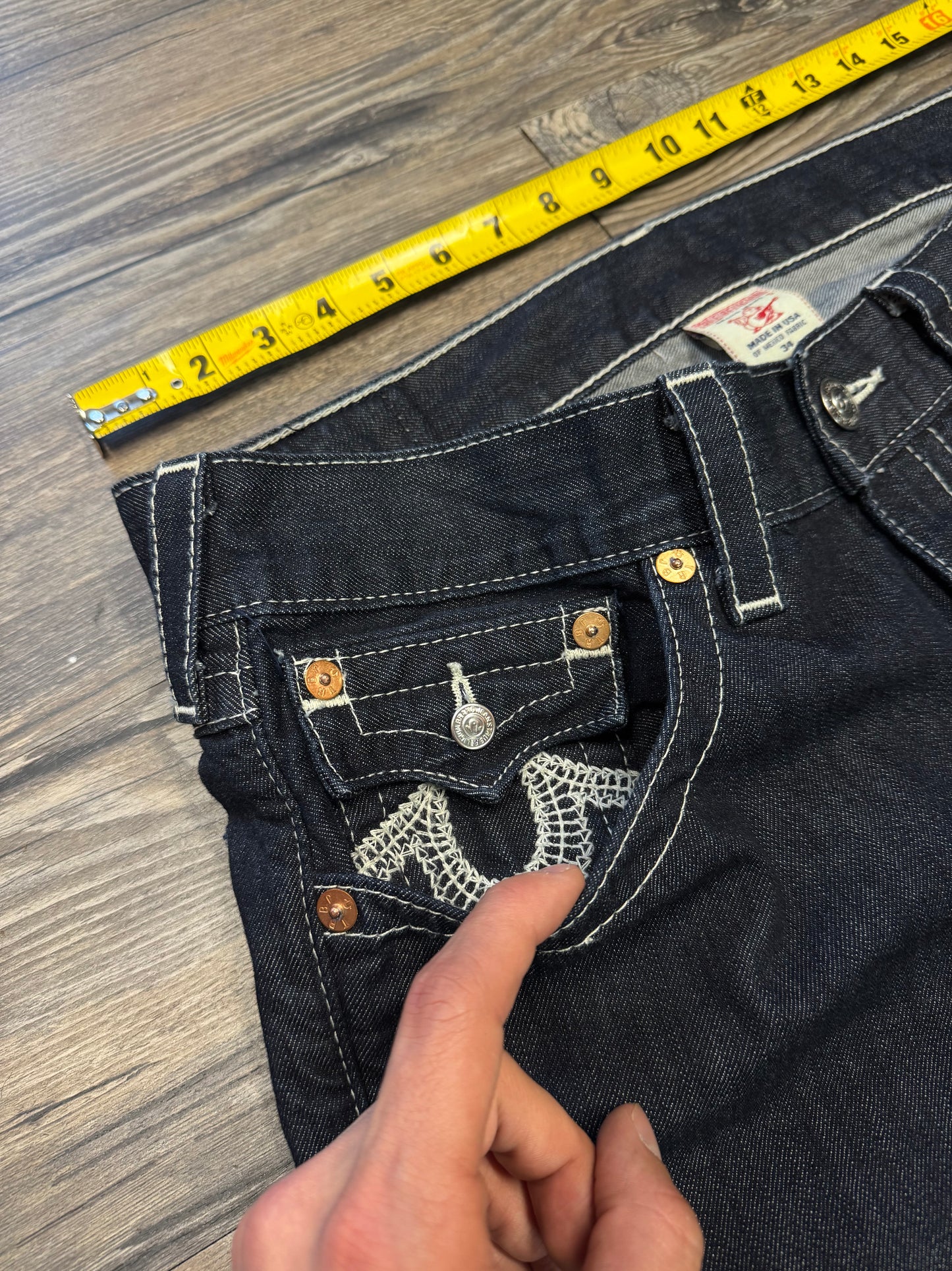 TRUE RELIGION BLACK FLAP POCKET BOOTCUT JEANS (34)