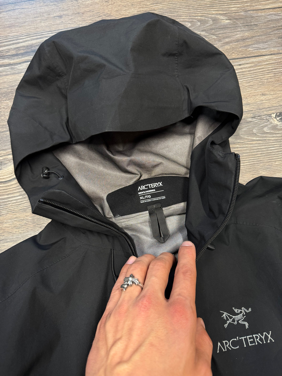 ARCTERYX SAWYER COAT SHELL LIGHTWEIGHT JACKET (XL)