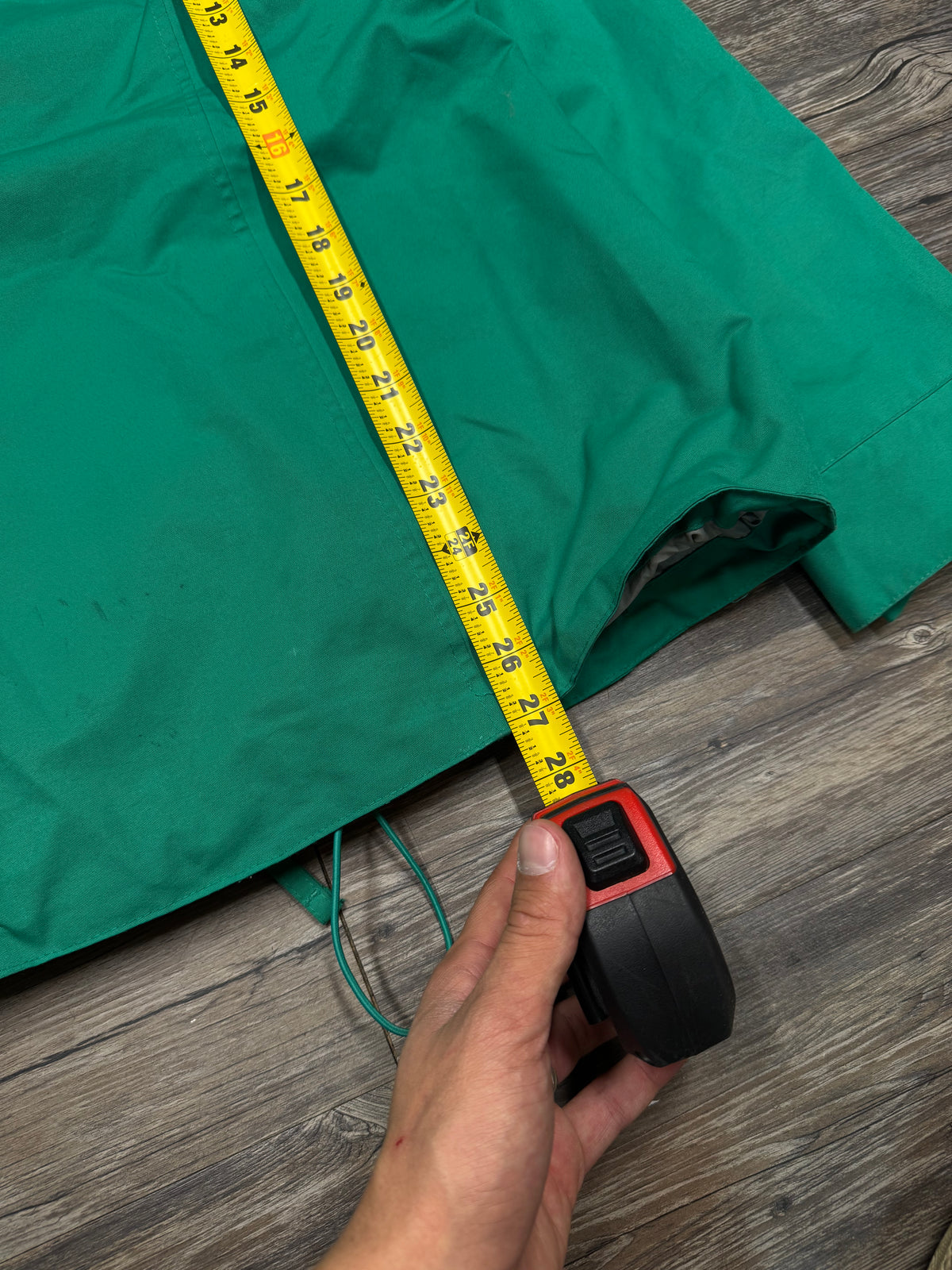 OAKLEY HARDSHELL RAIN JACKET (L)