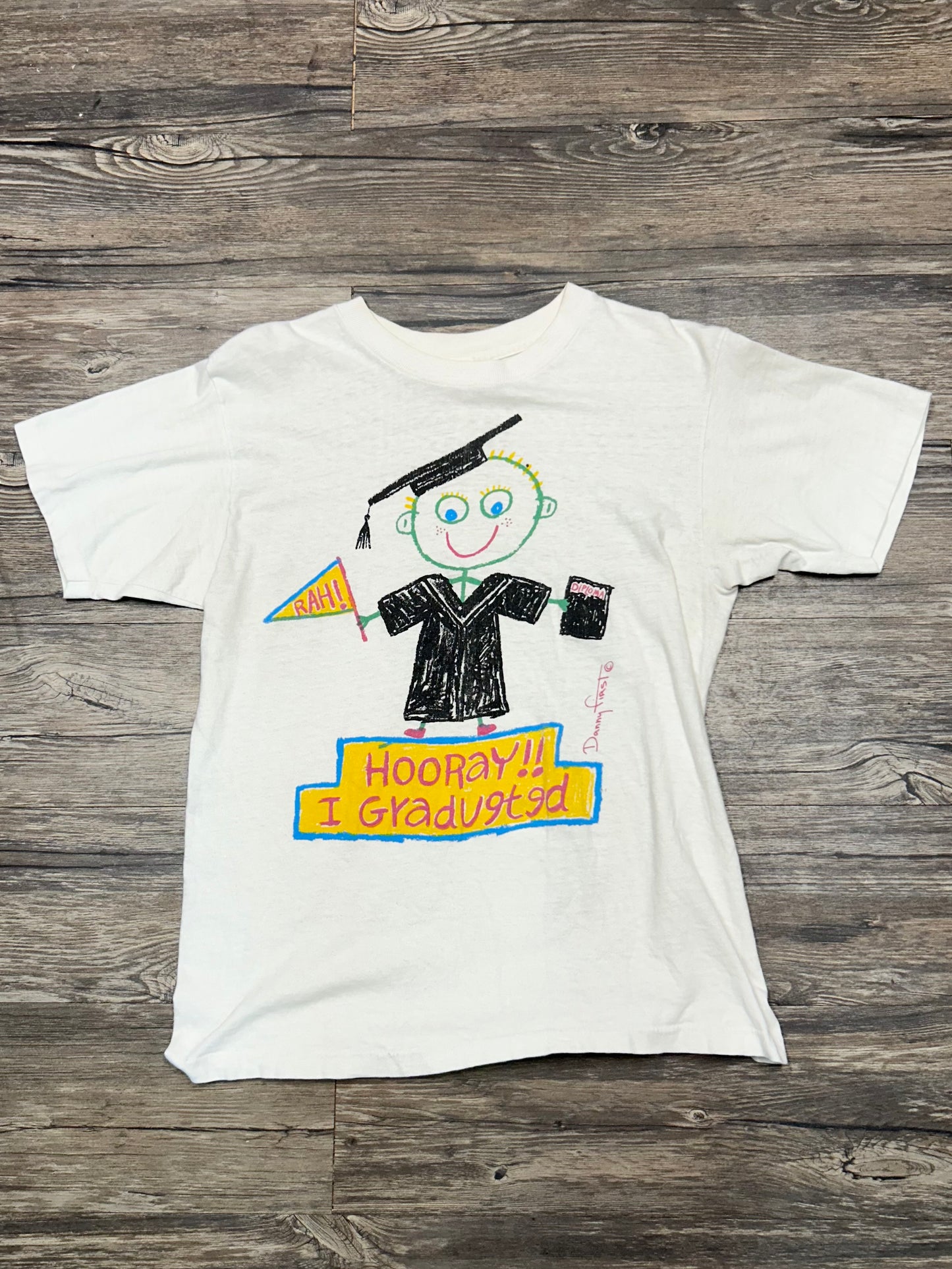 90’S HOORAY I GRADUATED DRAWING T-SHIRT (LARGE)