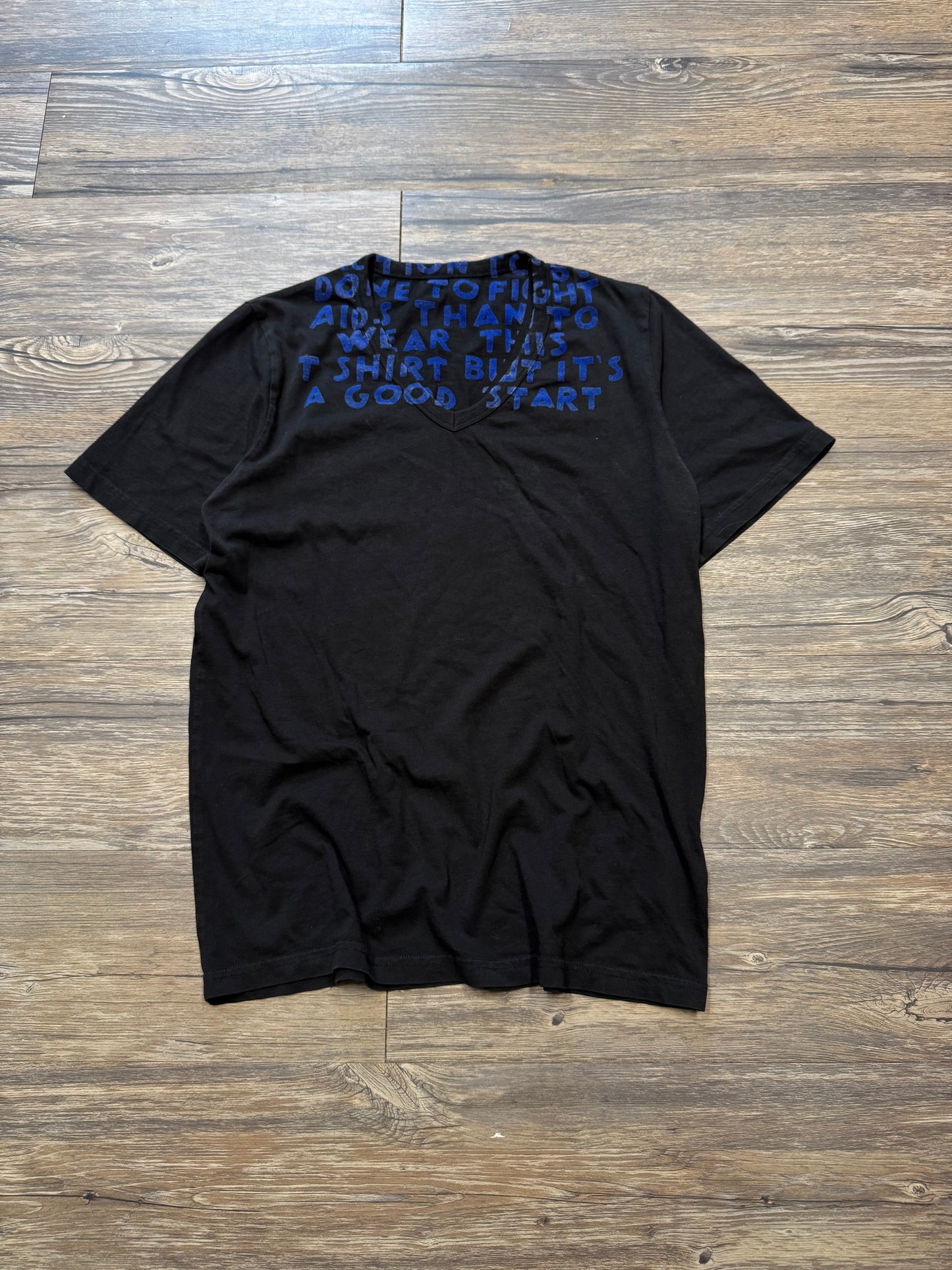 MAISON MARGIELA AIDS AWARENESS V-NECK T-SHIRT (S)