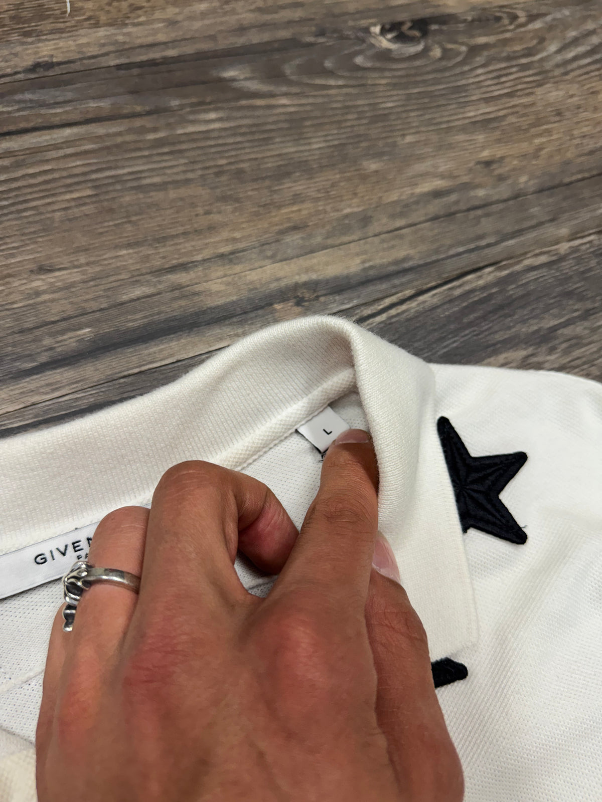 GIVENCHY STAR NECK POLO (L)