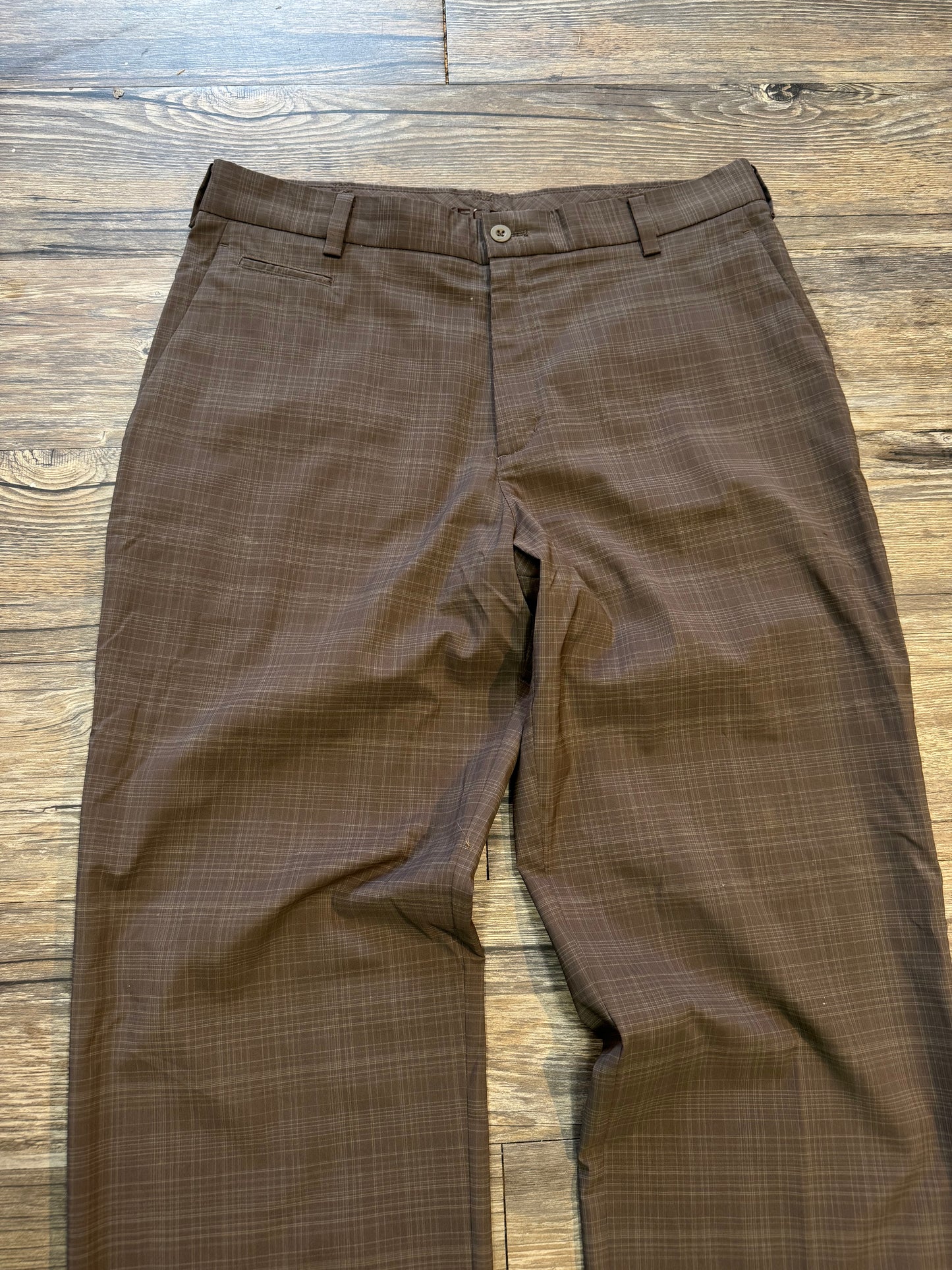 NIKE GOLF PLAID SUIT PANTS (33)