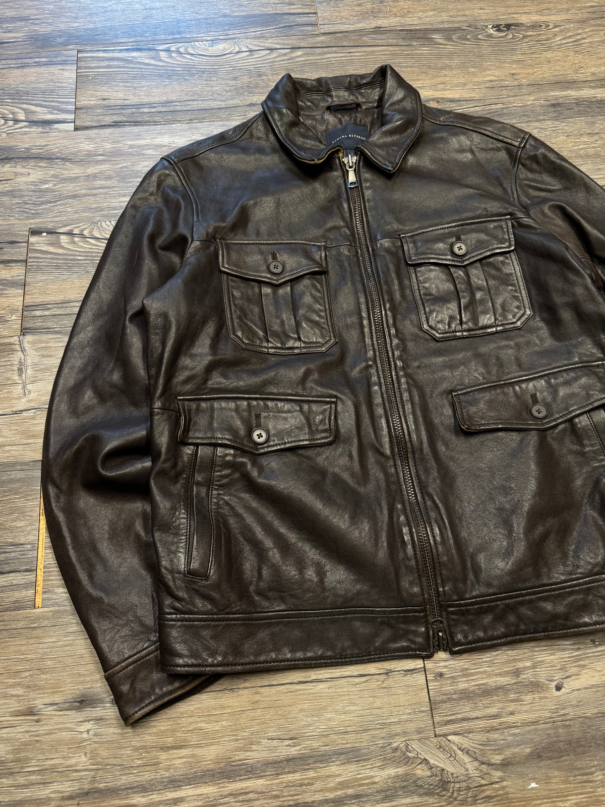 BANANA REPUBLIC POCKET COLLAR LEATHER JACKET (M)
