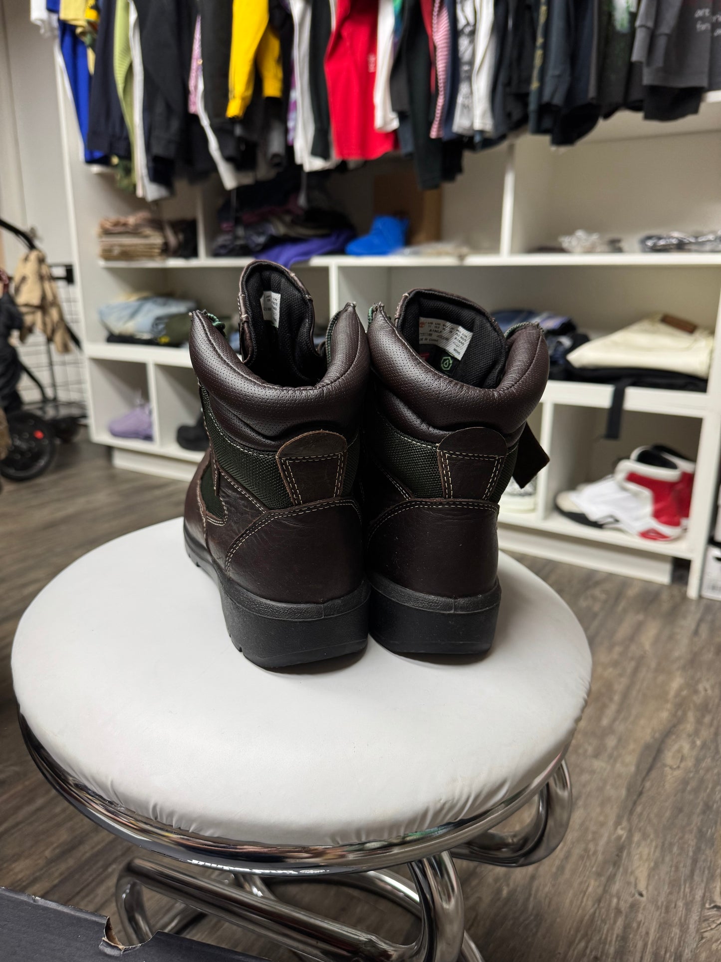 TIMBERLAND BROWN LEATHER HIKING BOOTS (11)