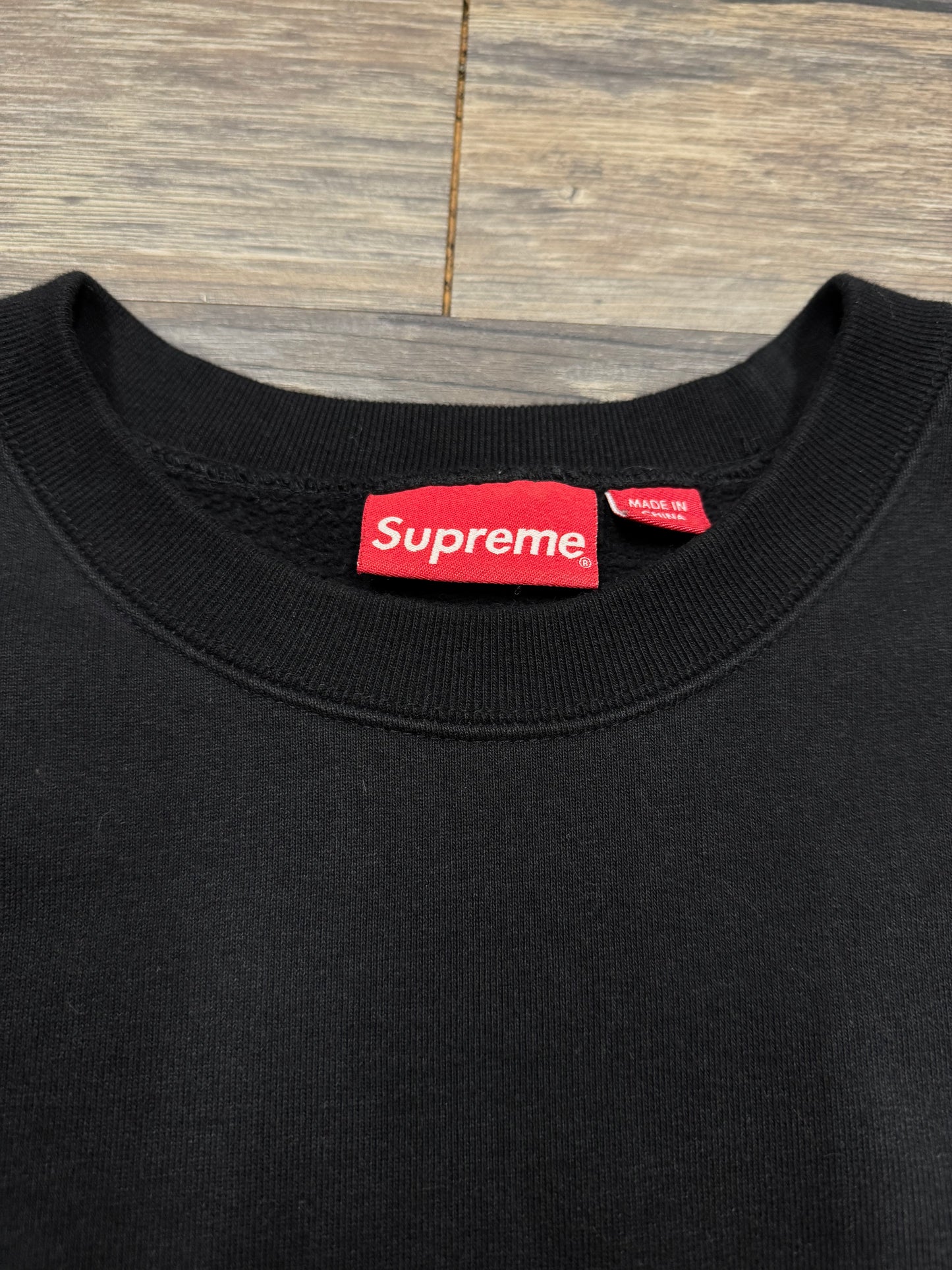SUPREME SS22 BLACK APPLIQUE LOGO CREWNECK (M)