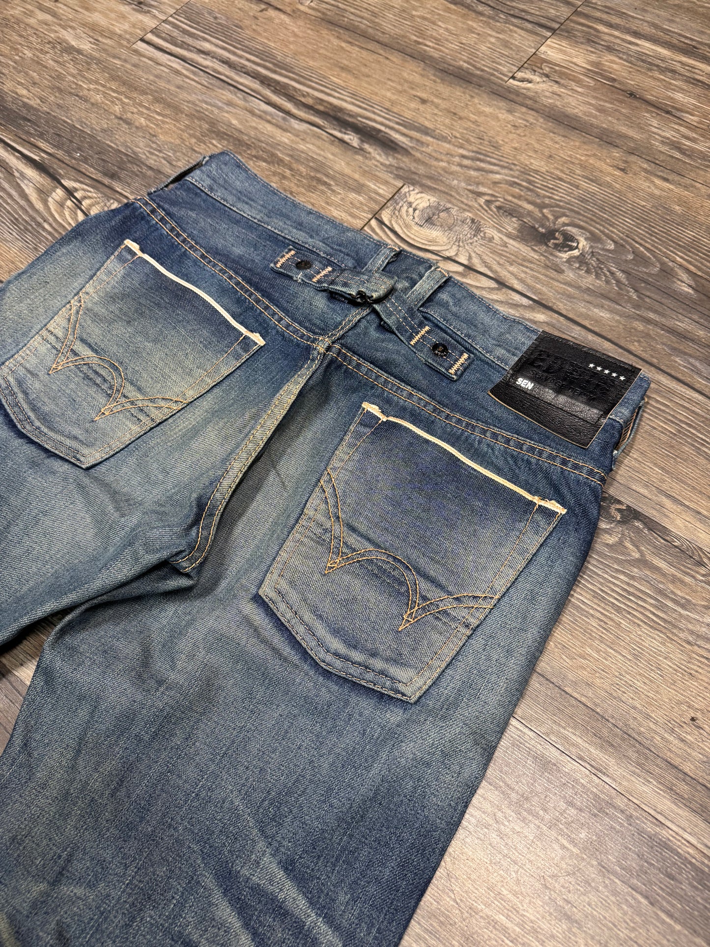 EDWINS SELVEDGE LIGHTWASH FADED JEANS (28)