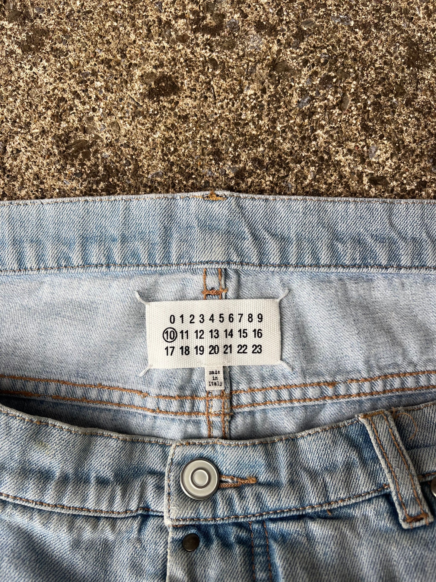 MAISON MARGIELA RAW HEM JEANS (34)