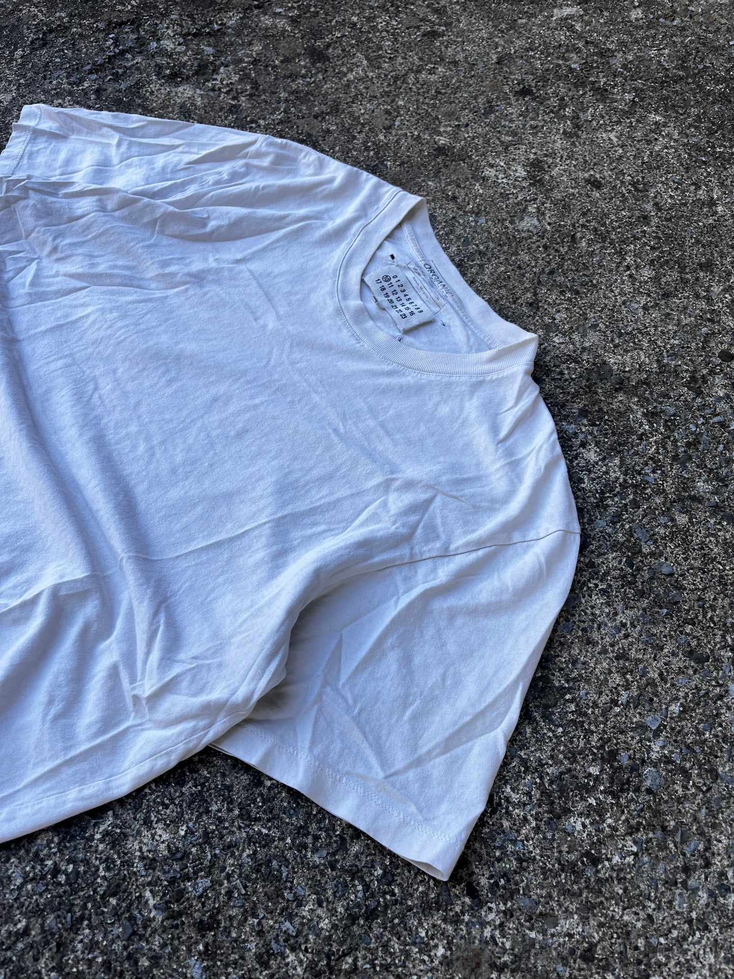 PLAIN WHITE MAISON MARGIELA TEE (M)