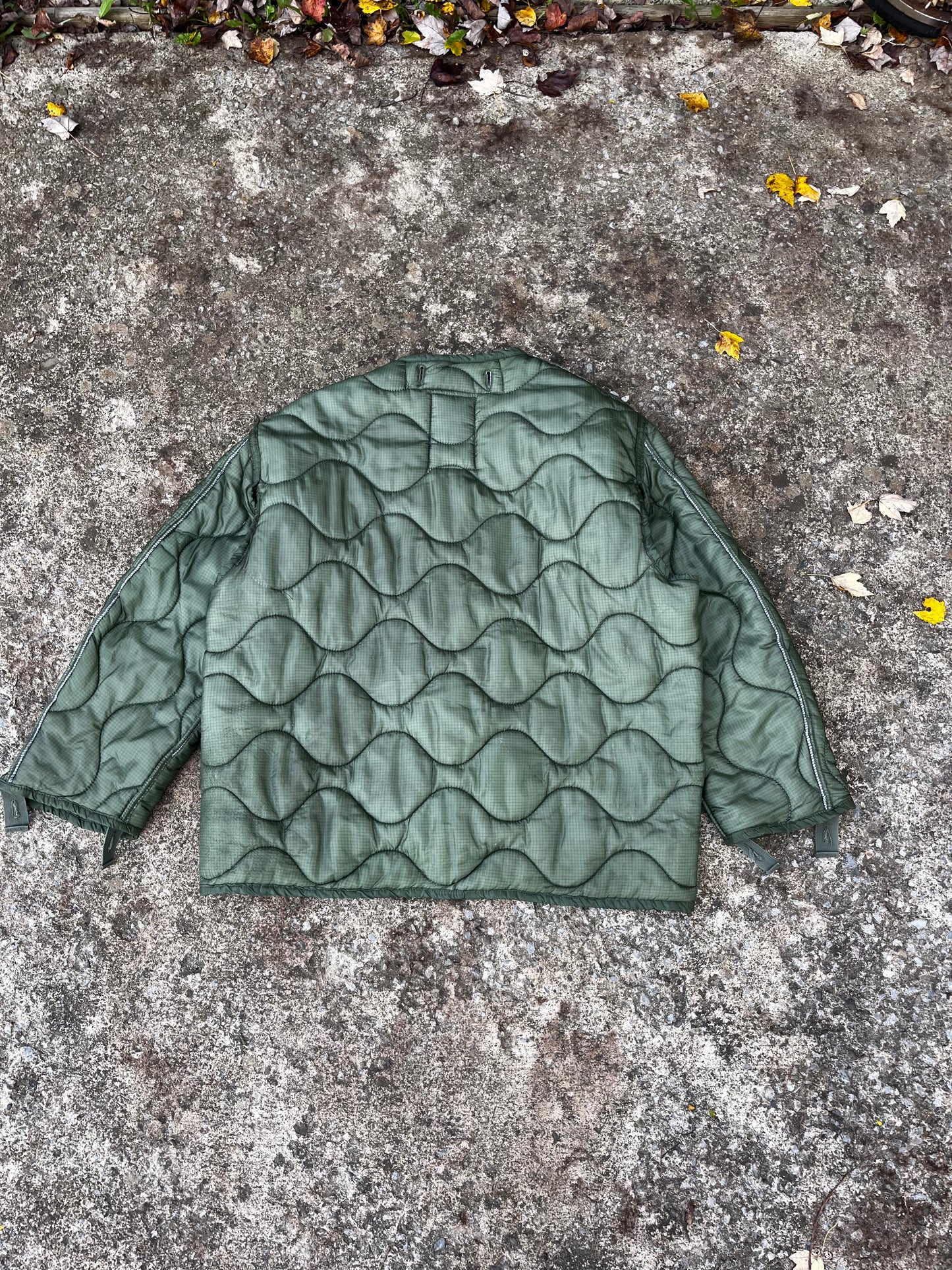 VINTAGE MILITARY SURPLUS INSULATED LINER (L)