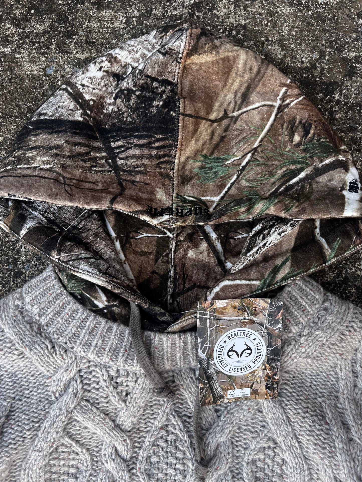 REALTREE SUPREME SWEATER HOODIE (S)