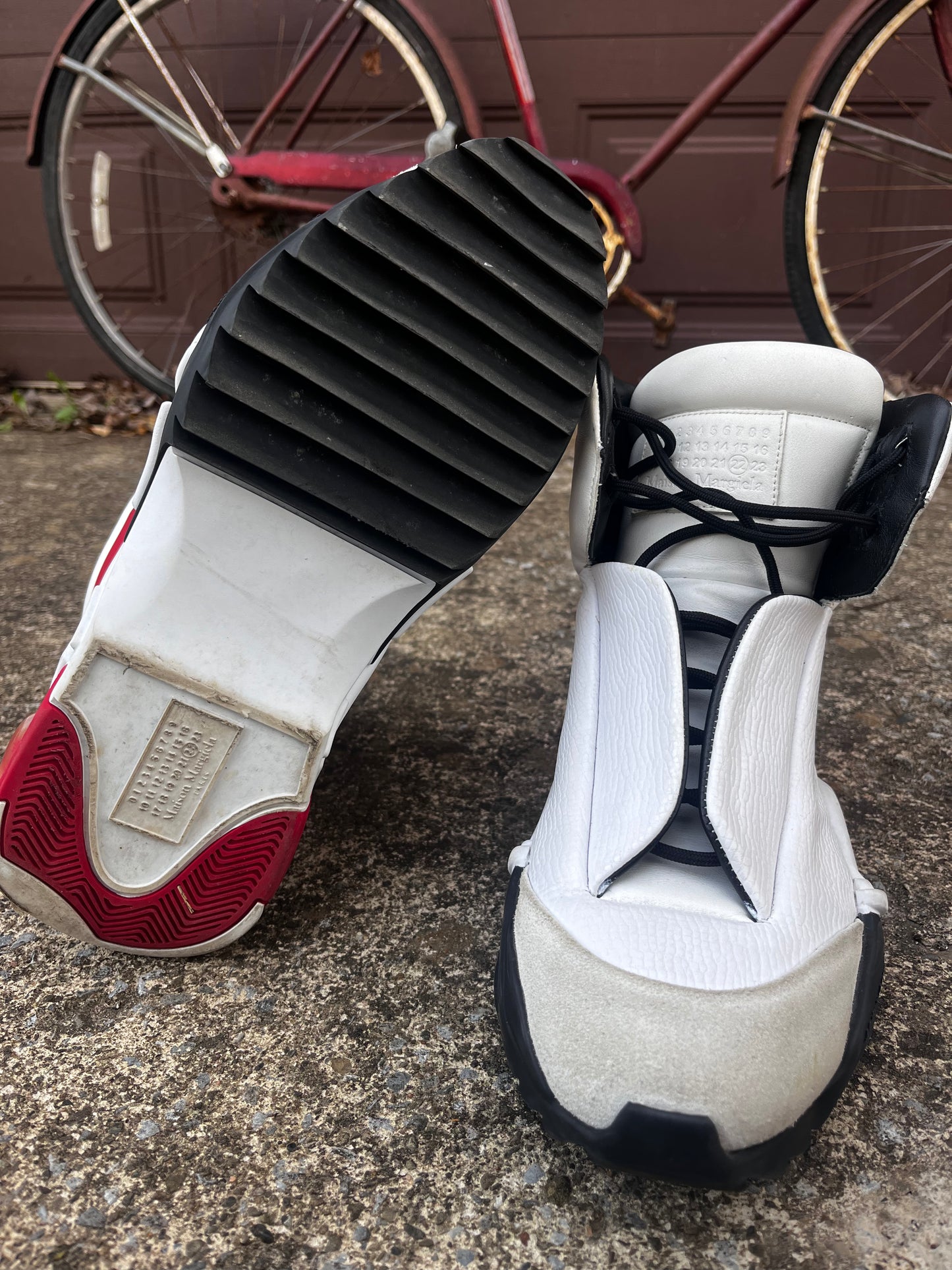 MAISON MARGIELA FUTURE RED & WHITE (11)