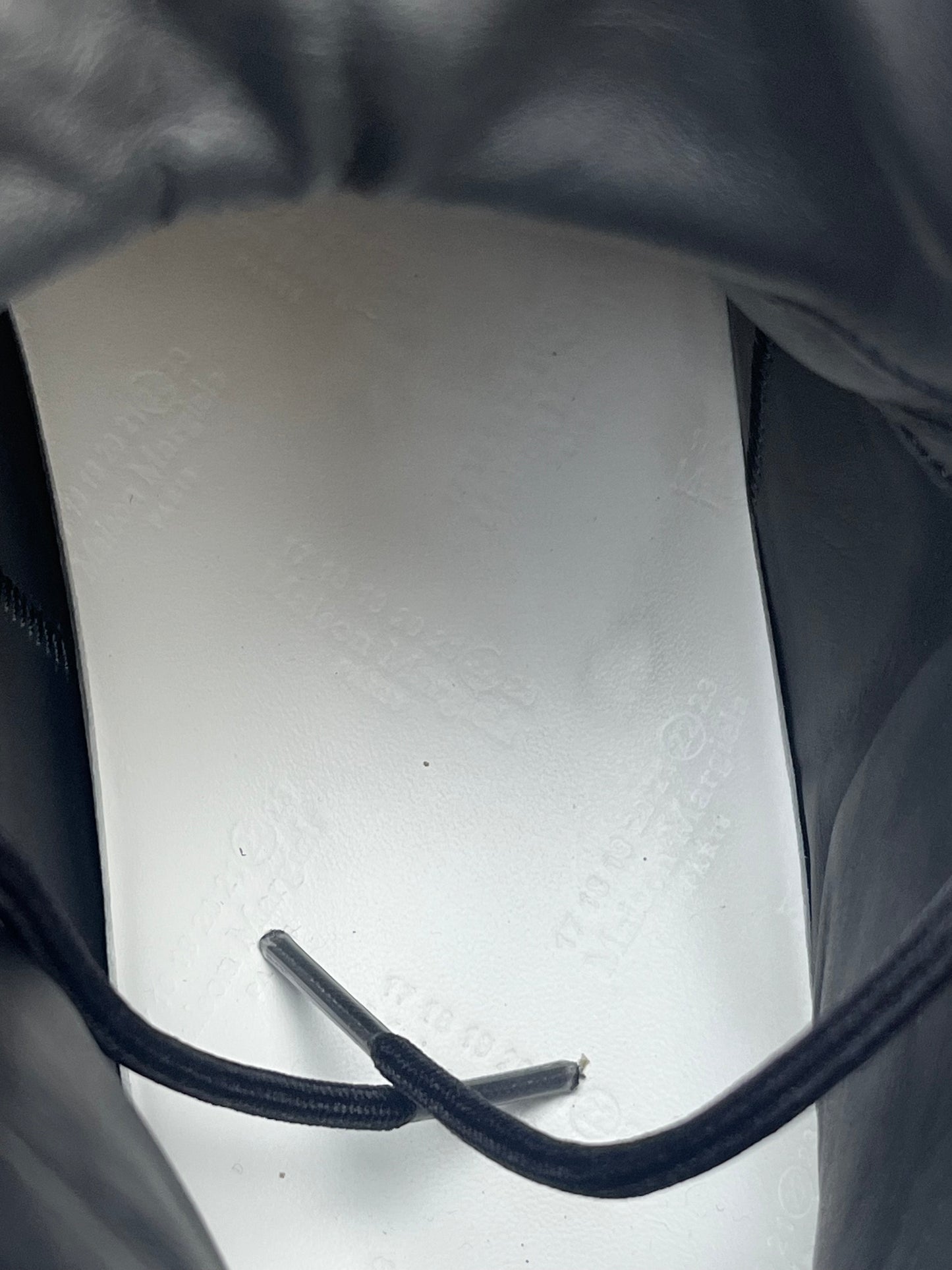 MAISON MARGIELA FUTURE RED & WHITE (11)