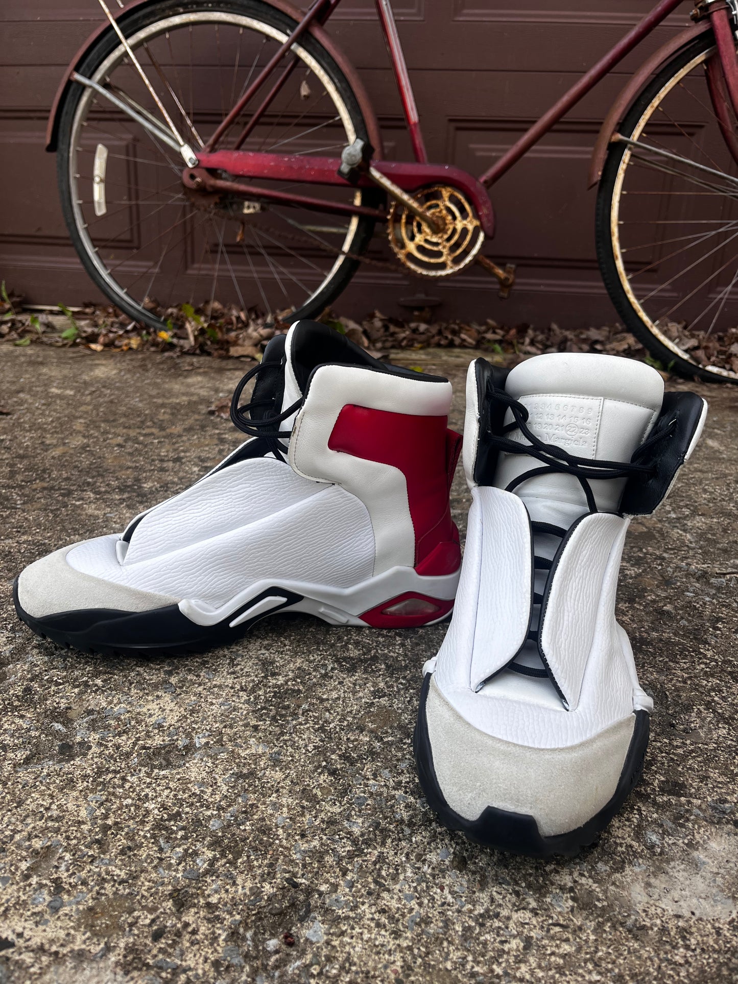 MAISON MARGIELA FUTURE RED & WHITE (11)