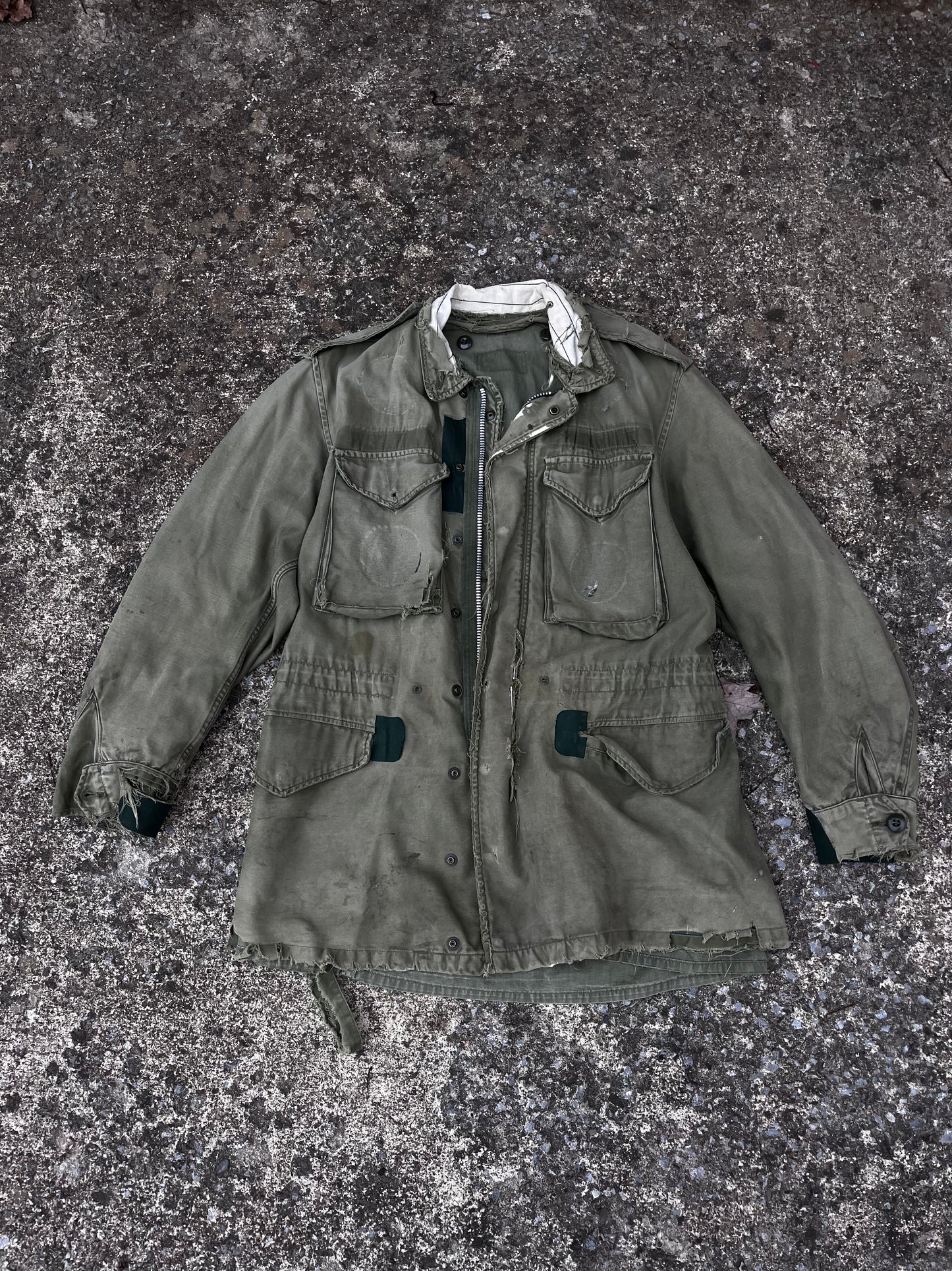 VINTAGE DISTRESSED MILITARY COAT (L)