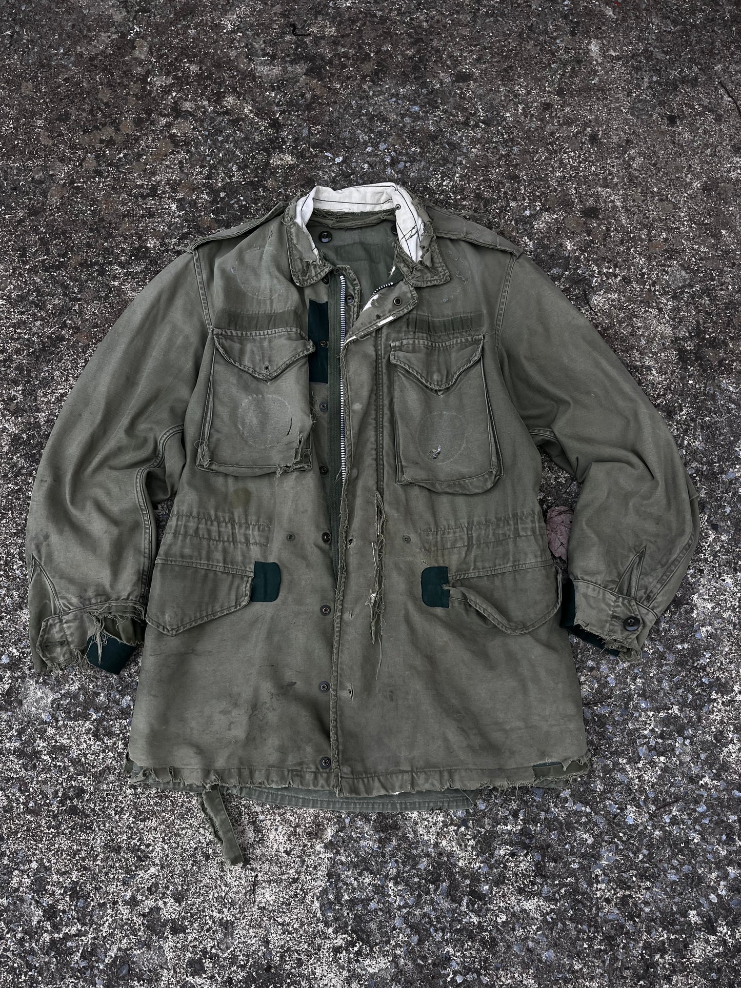 VINTAGE DISTRESSED MILITARY COAT (L)