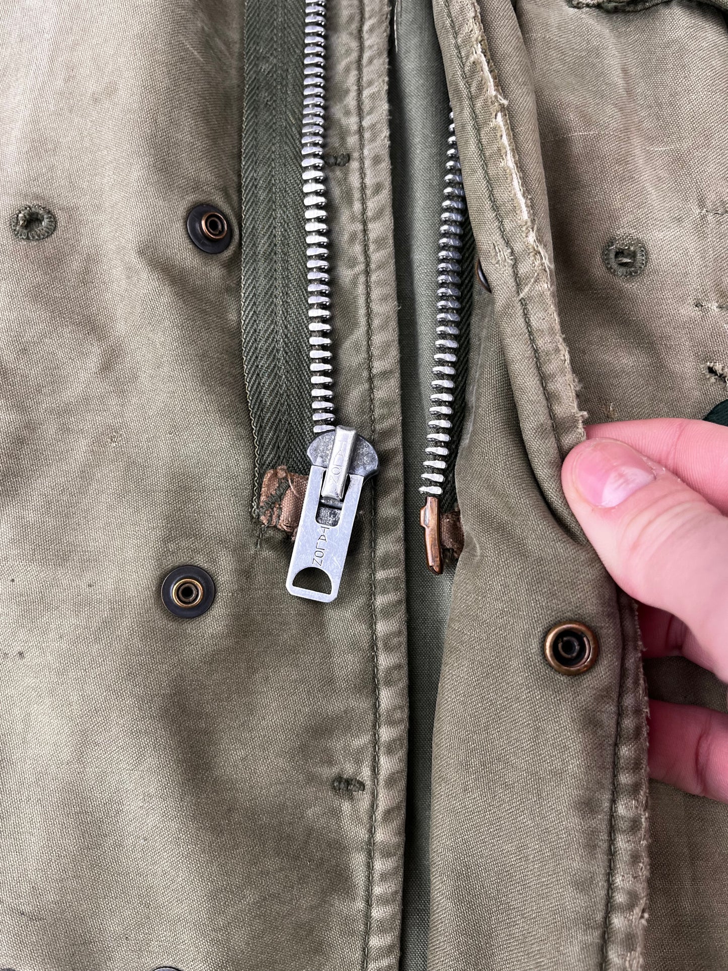 VINTAGE DISTRESSED MILITARY COAT (L)