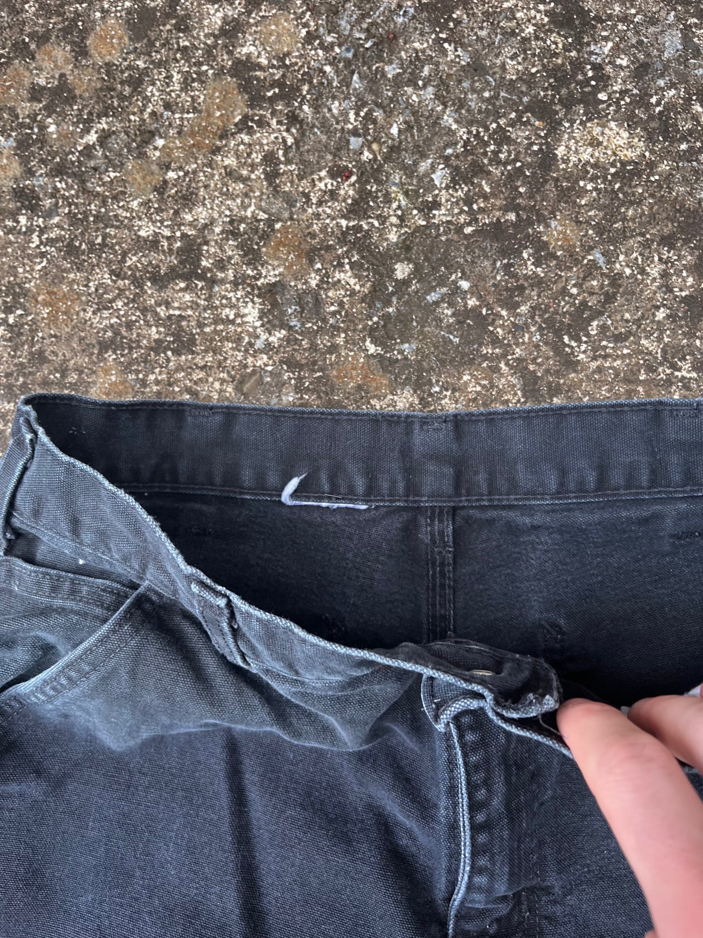 VINTAGE BLACK CARHARTT DENIM (32)