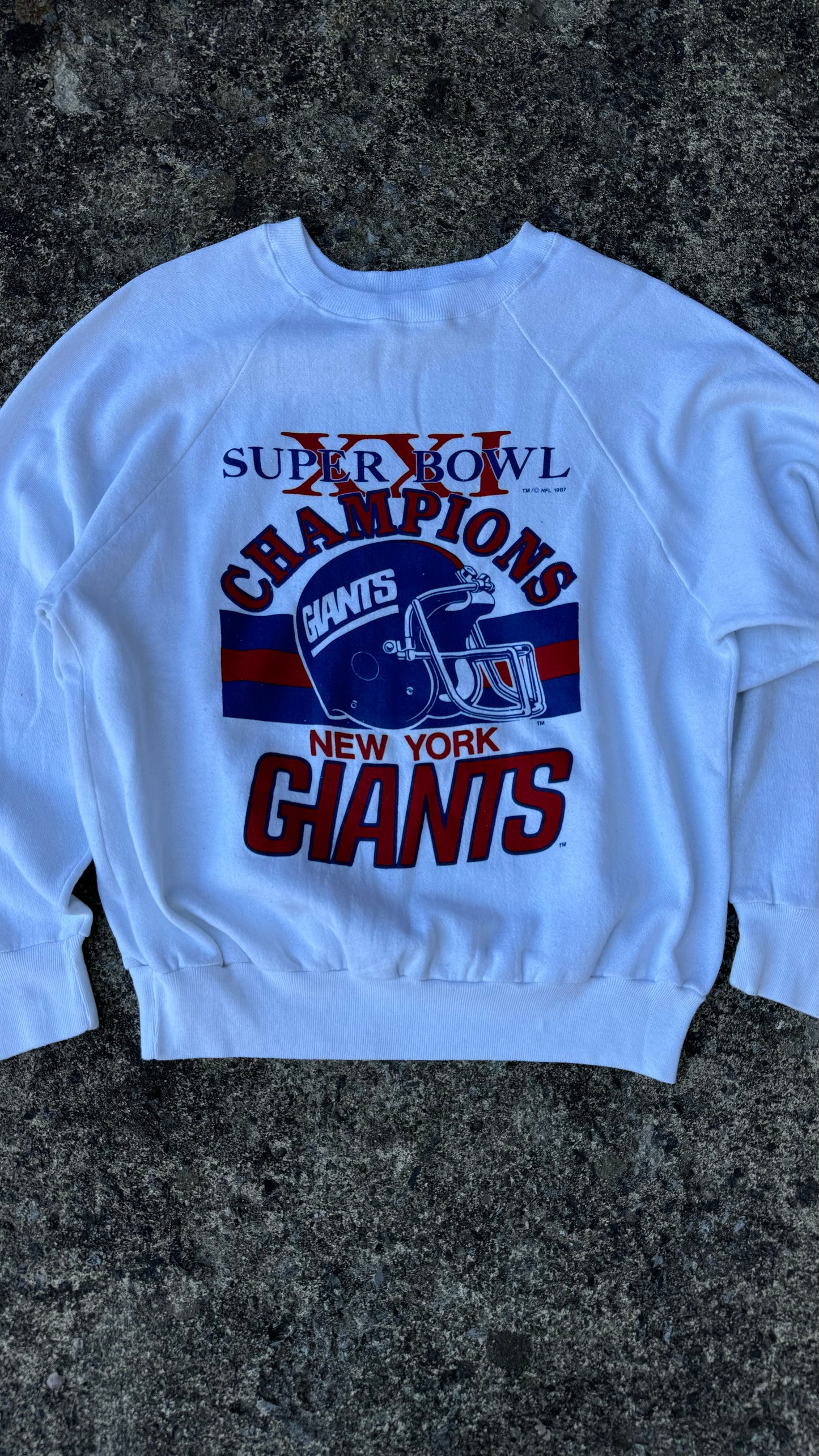 VINTAGE NY GIANTS SUPERBOWL CHAMPS CREWNECK (M)