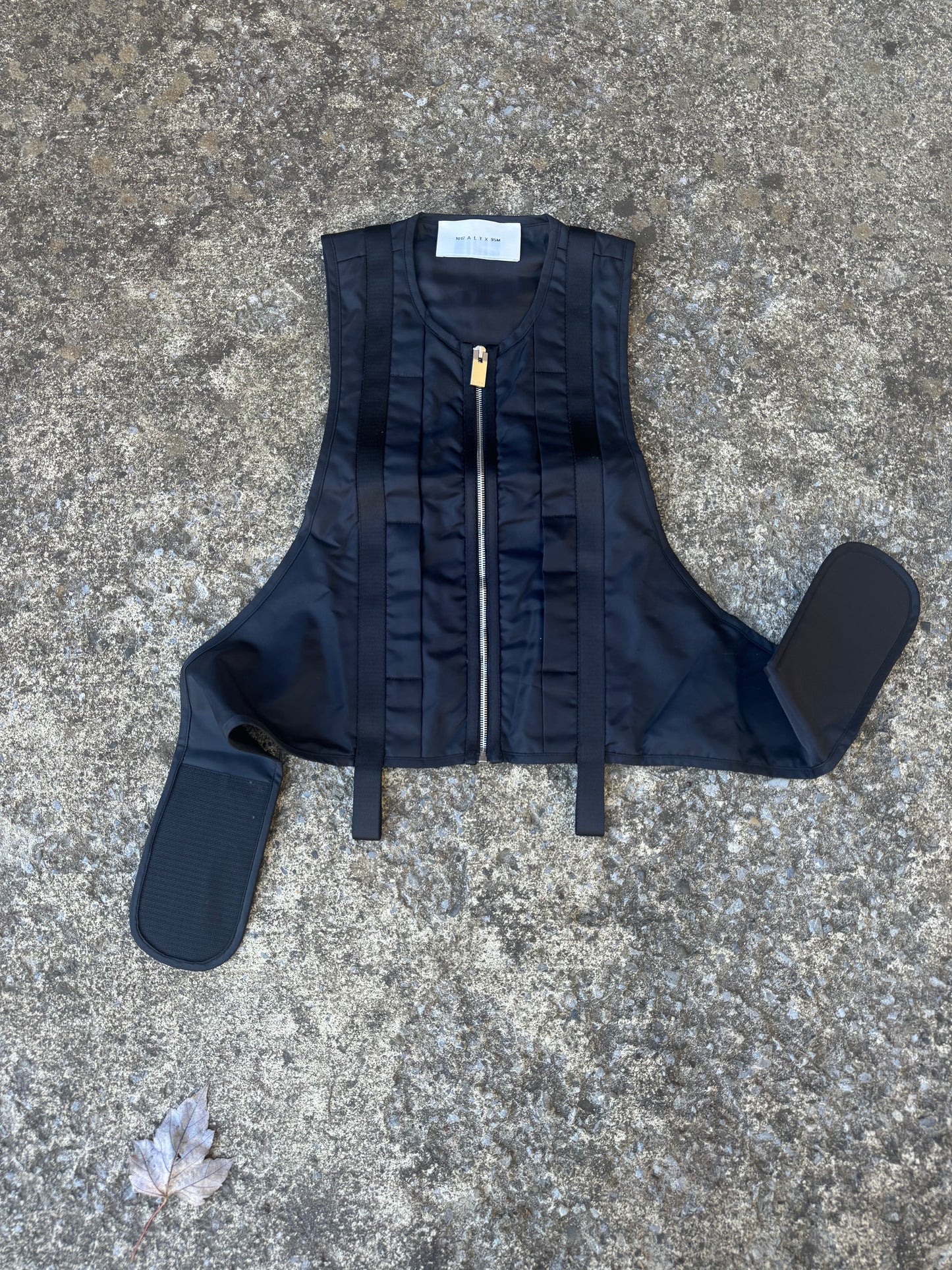 ALYX TECHNICAL ZIPUP VEST (M)