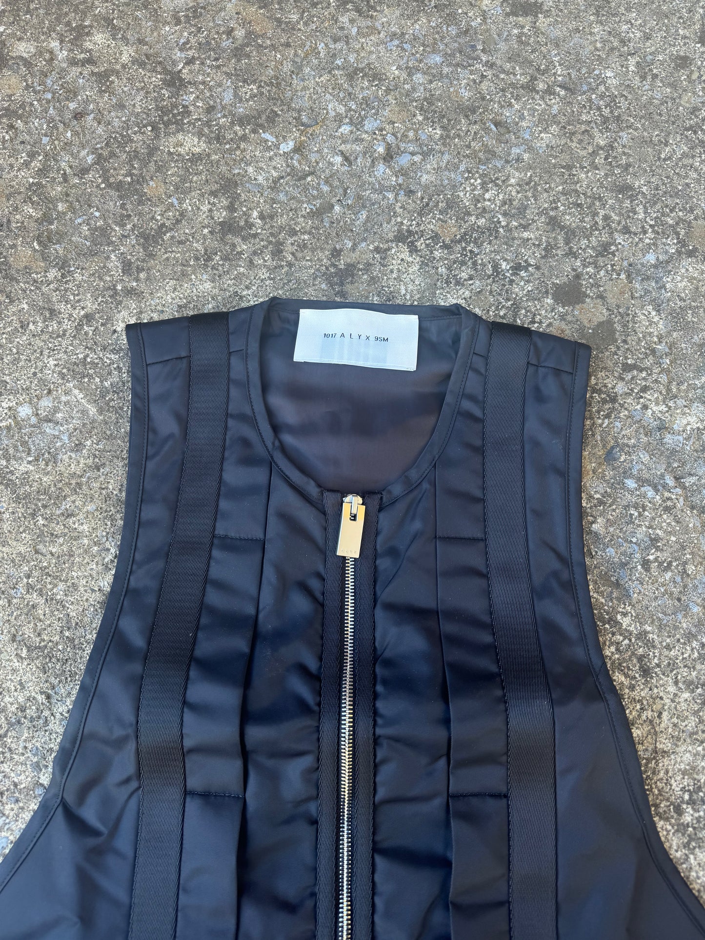 ALYX TECHNICAL ZIPUP VEST (M)