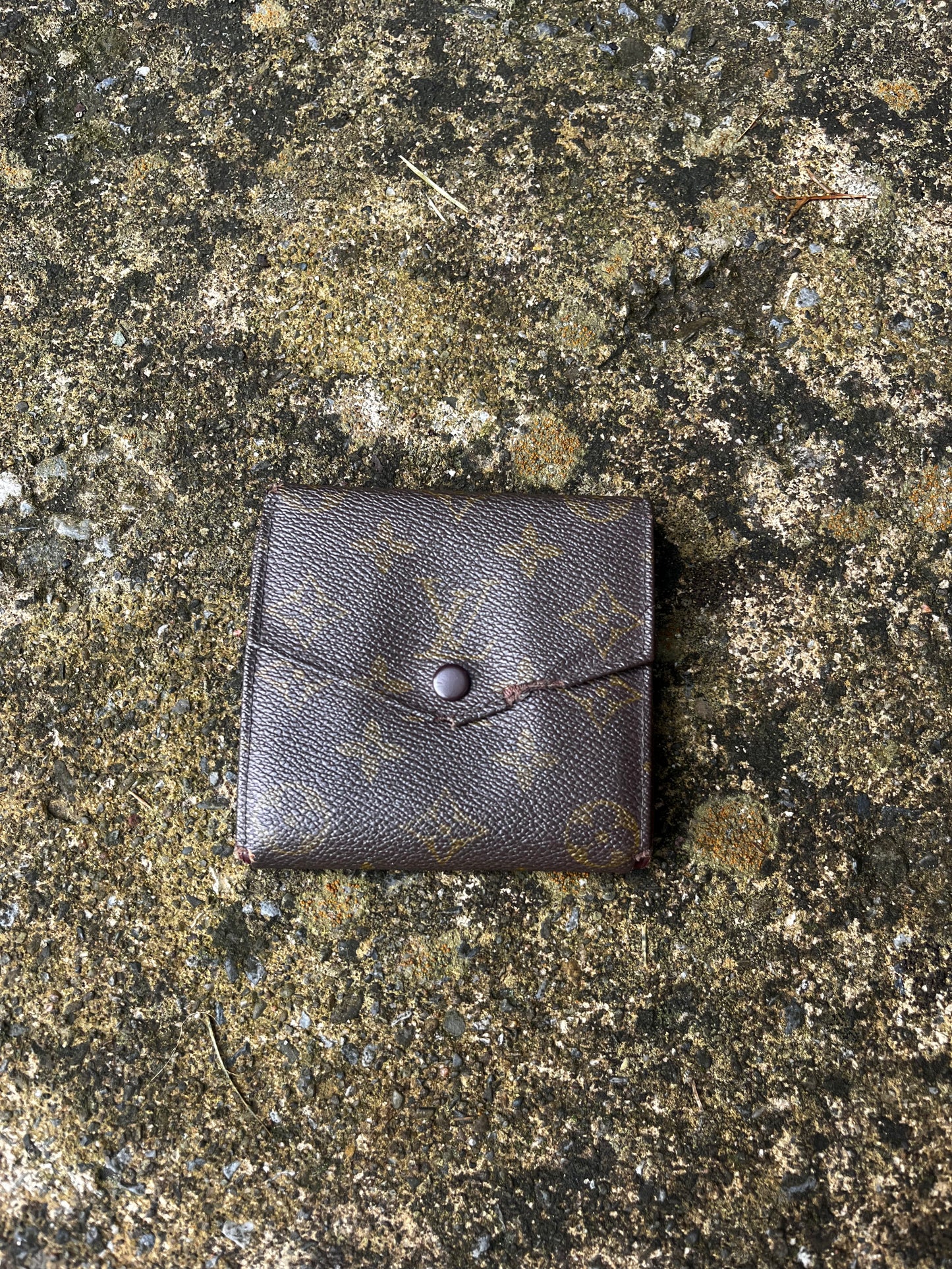 VINTAGE LOUIS VUITTON MONOGRAM WALLET