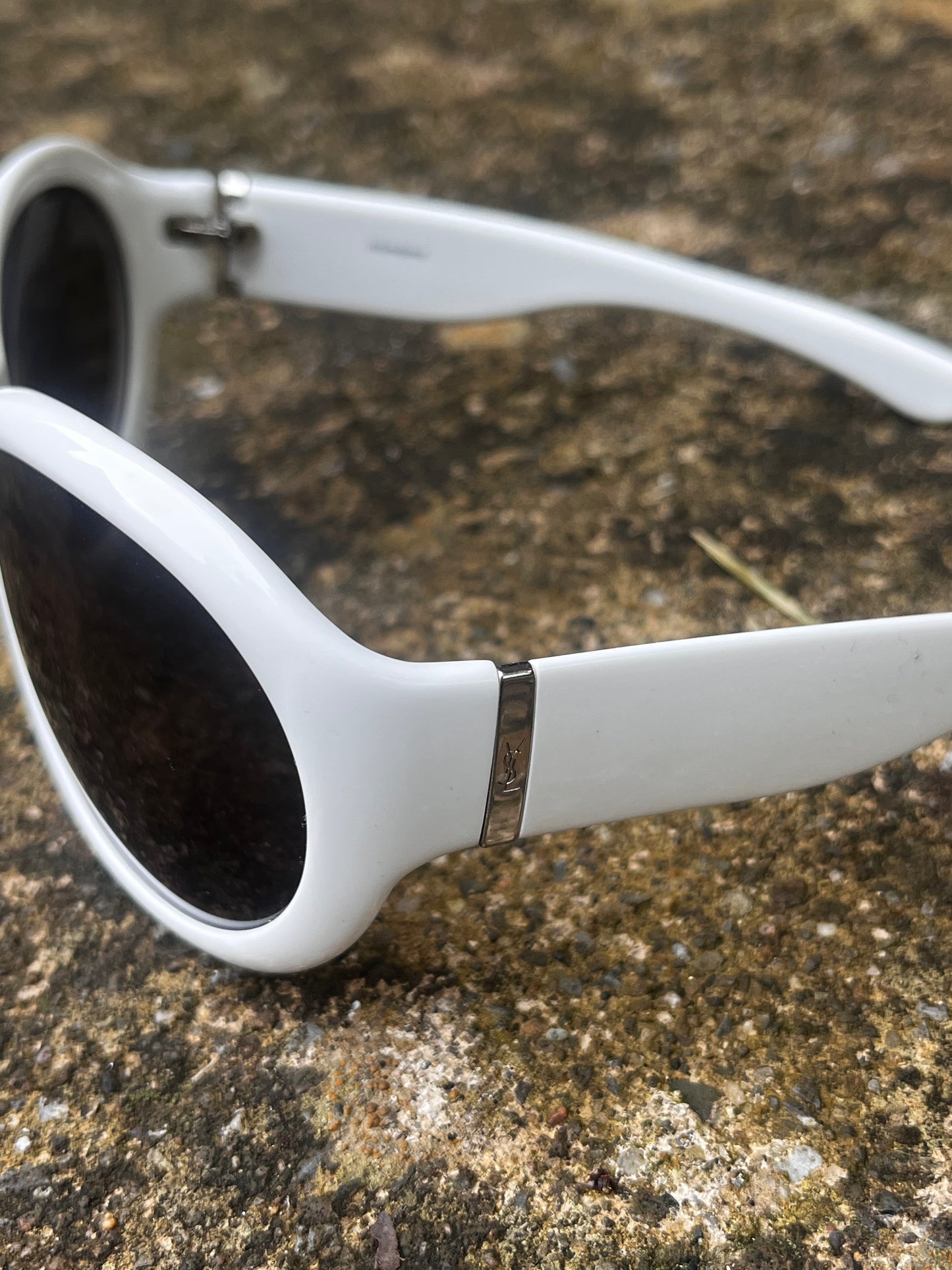 VINTAGE YVES SAINT LAURENT SUNGLASSES