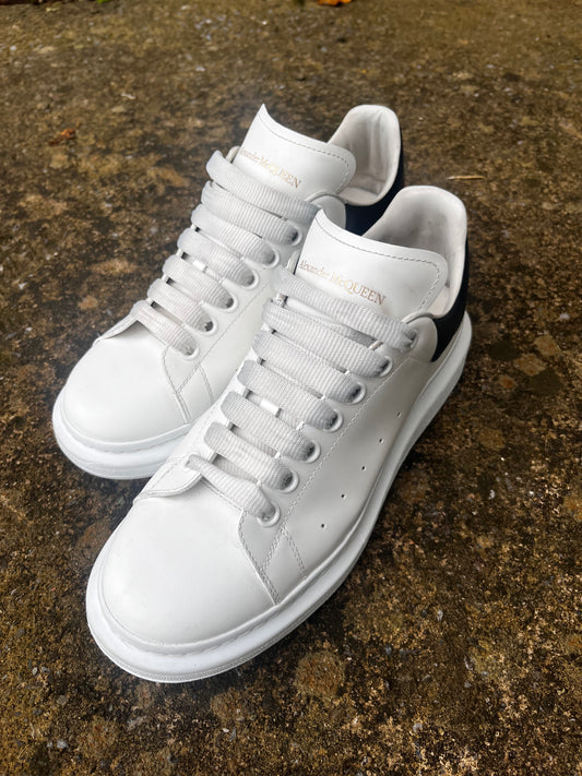 ALEXANDER MCQUEEN OVERSIZED LOWTOP SNEAKER (9.5)
