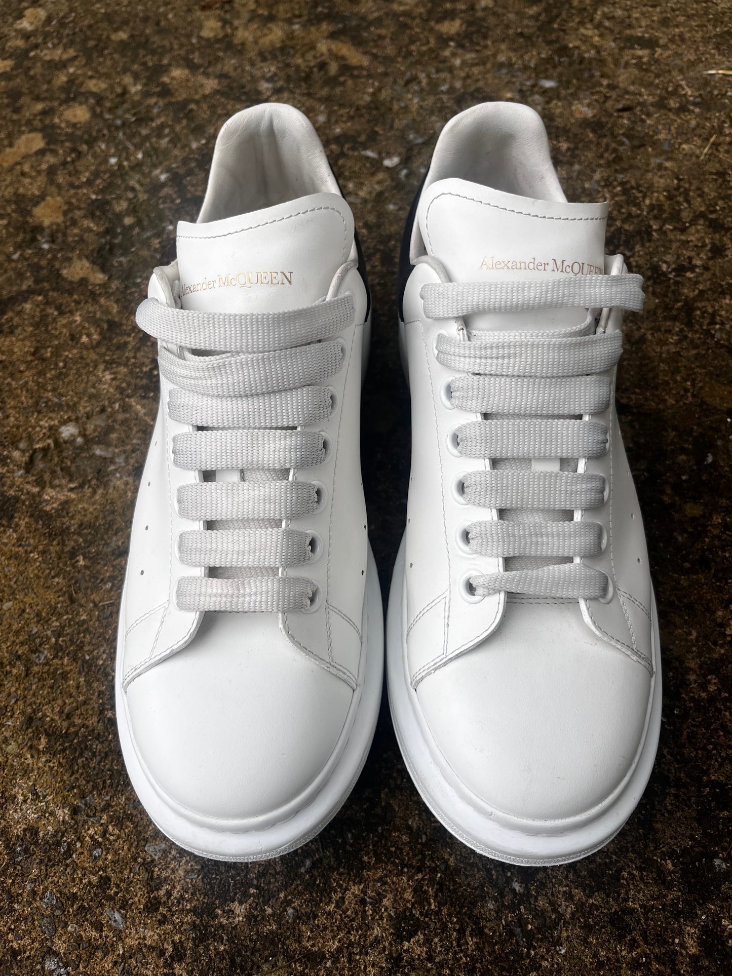 ALEXANDER MCQUEEN OVERSIZED LOWTOP SNEAKER (9.5)