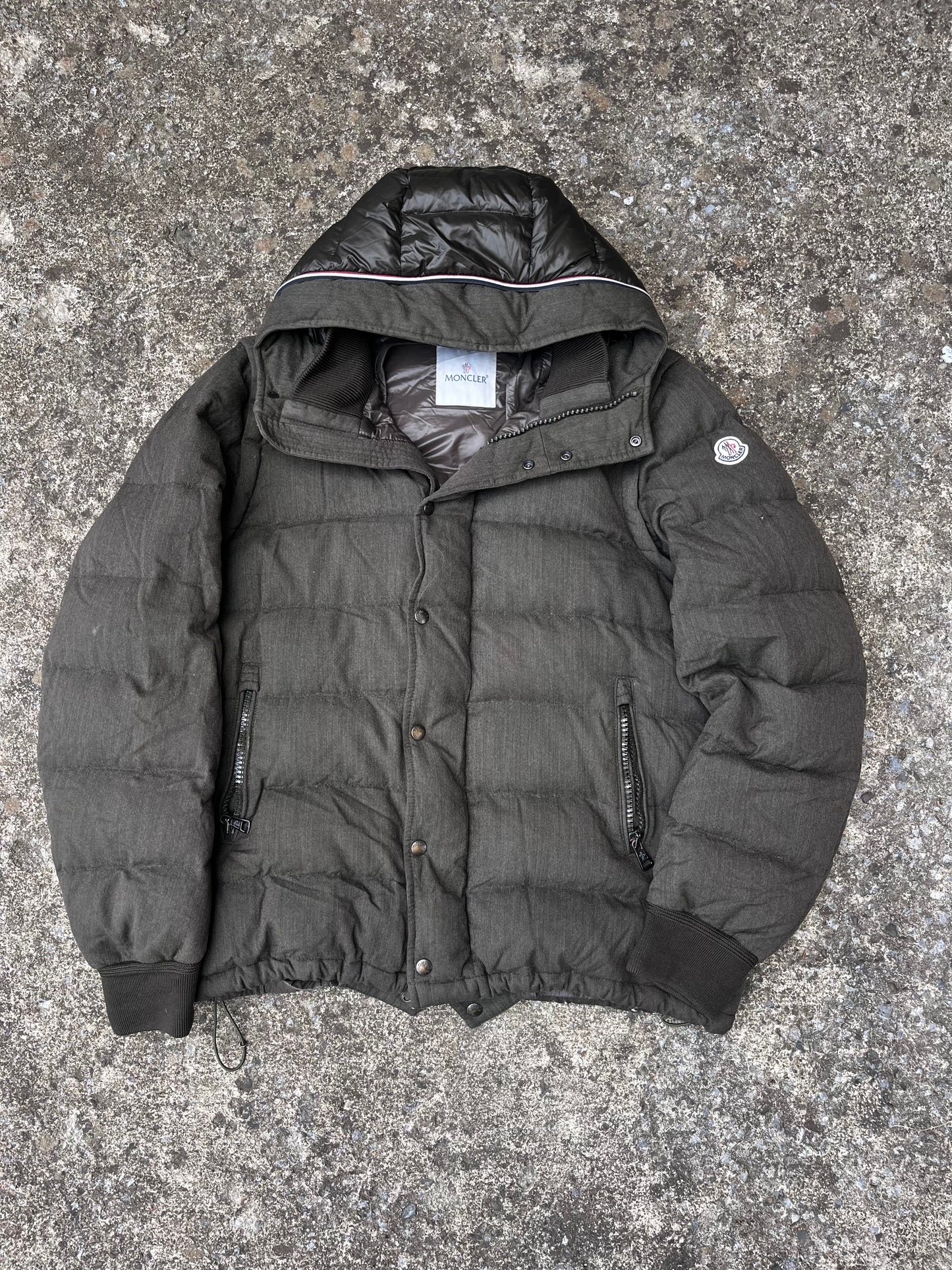 MONCLER STRAP HOODED PUFFER (L)