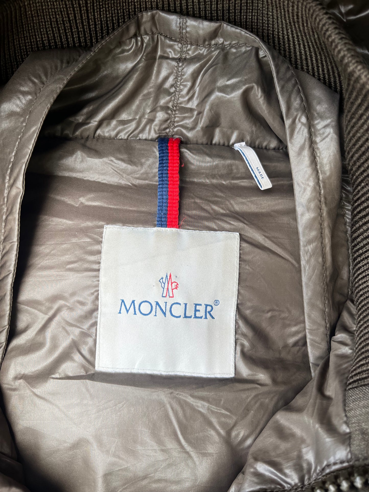 MONCLER STRAP HOODED PUFFER (L)