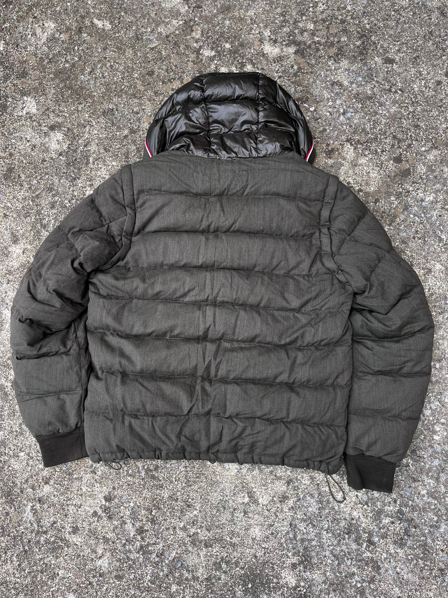 MONCLER STRAP HOODED PUFFER (L)