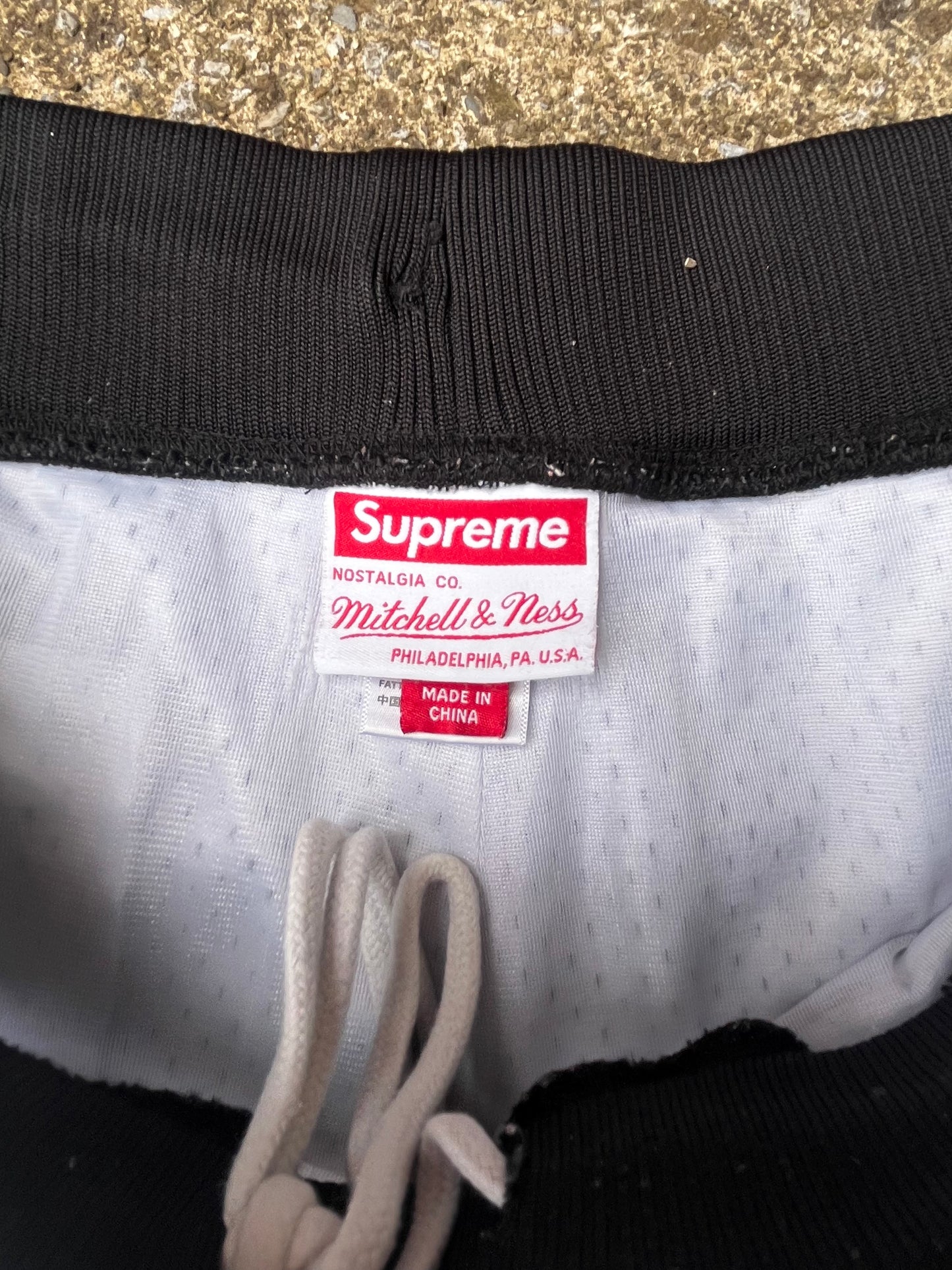 SUPREME 2021 MITCHELL & NESS SKYLINE SHORTS (M)